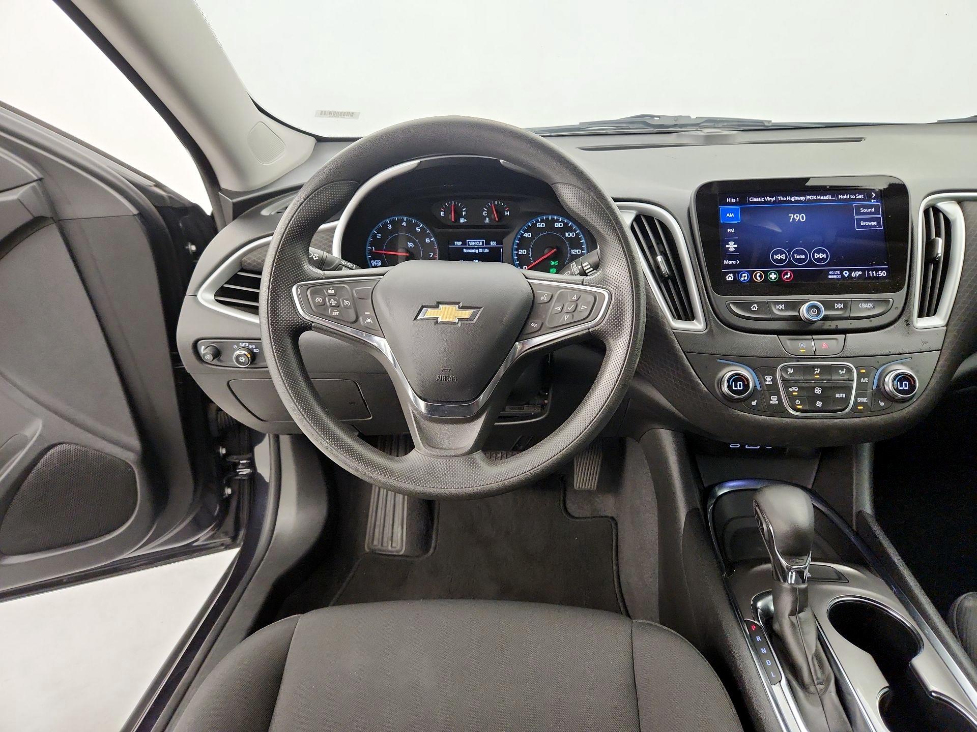 Thumbnail: 2023 Chevrolet Malibu - 10
