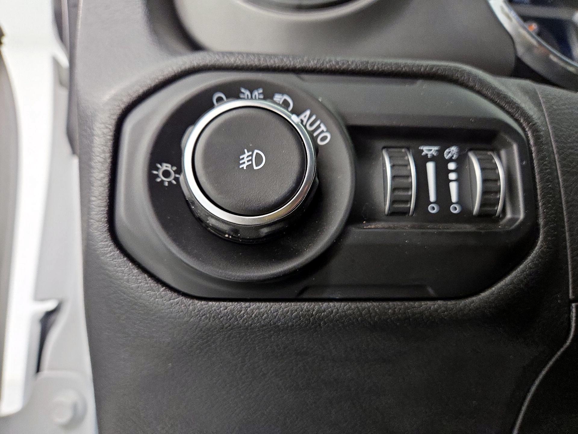 Thumbnail: 2021 Jeep Wrangler - 13