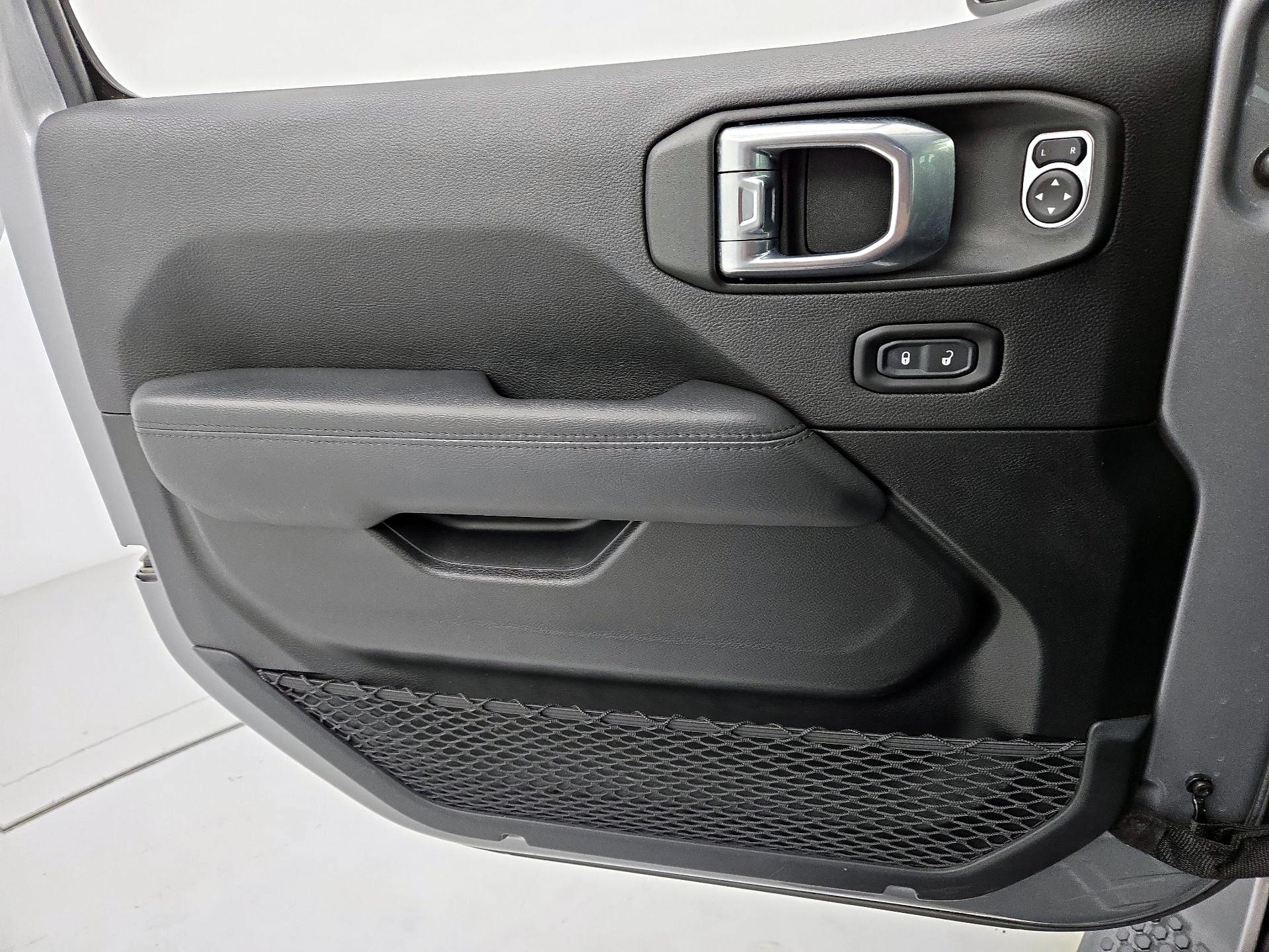 Thumbnail: 2021 Jeep Wrangler - 12