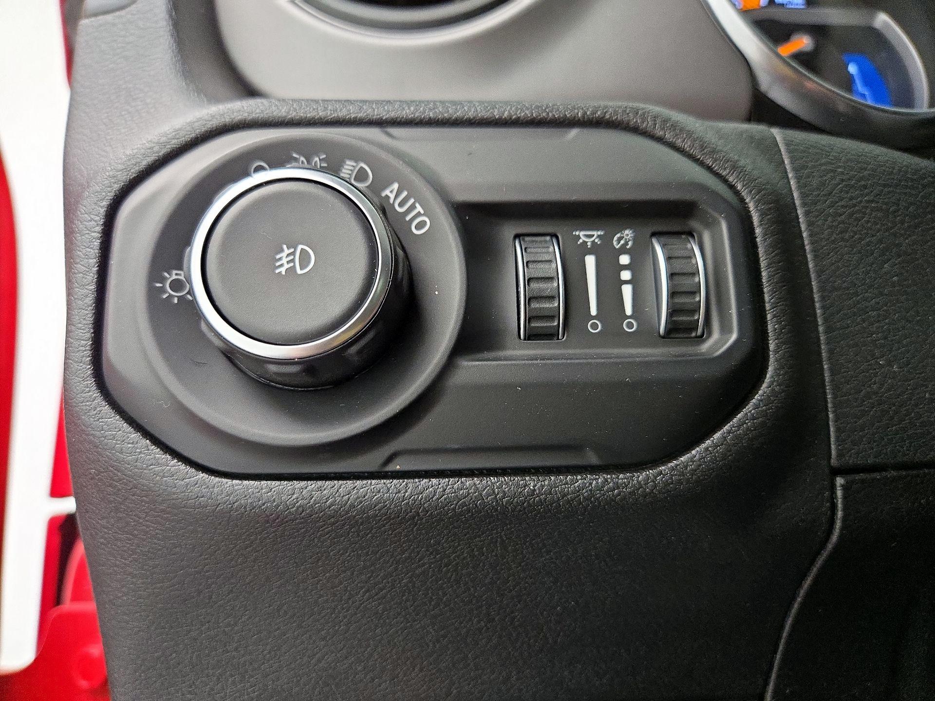 Thumbnail: 2021 Jeep Wrangler - 13