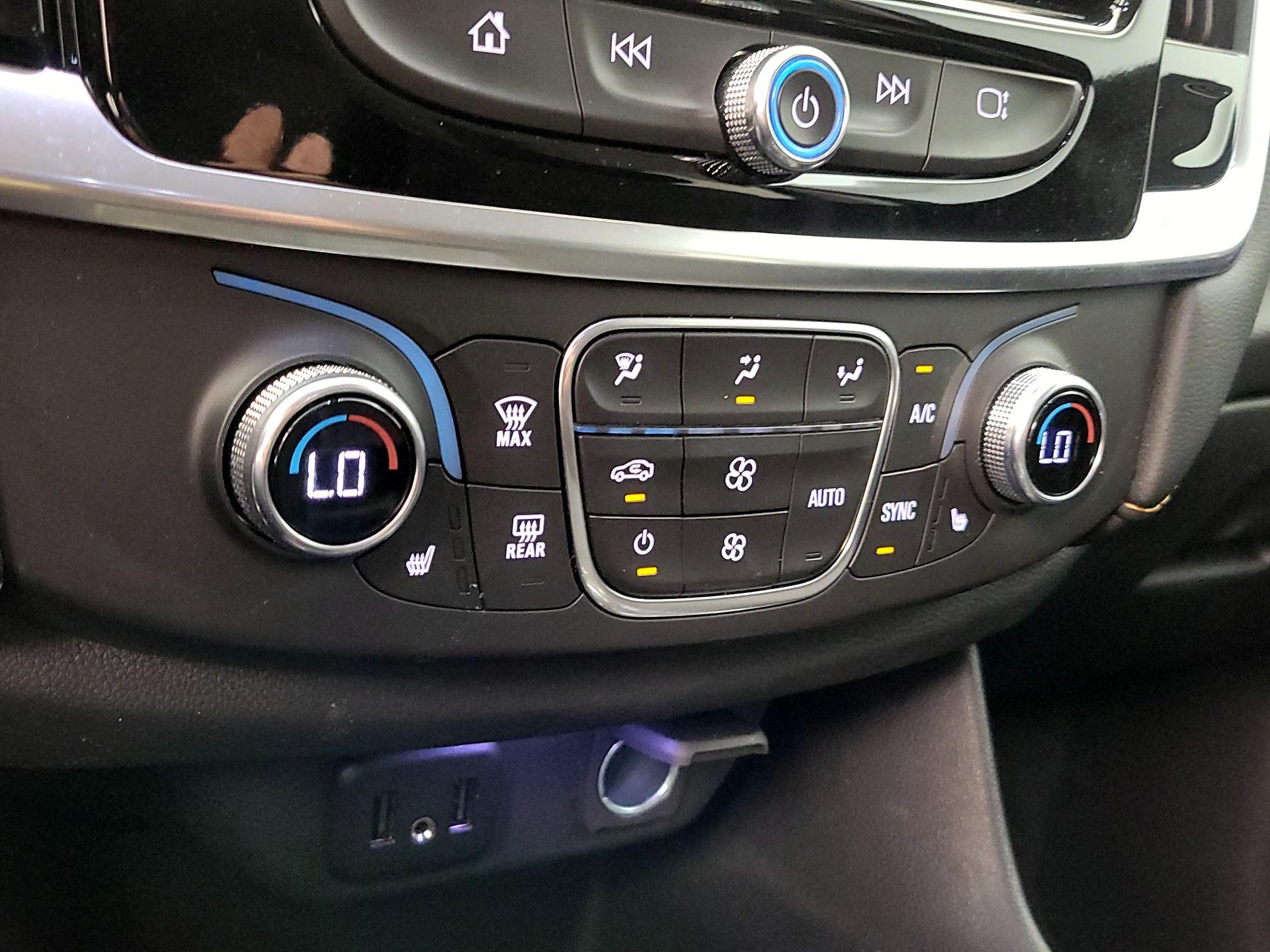 Thumbnail: 2021 Chevrolet Traverse - 16