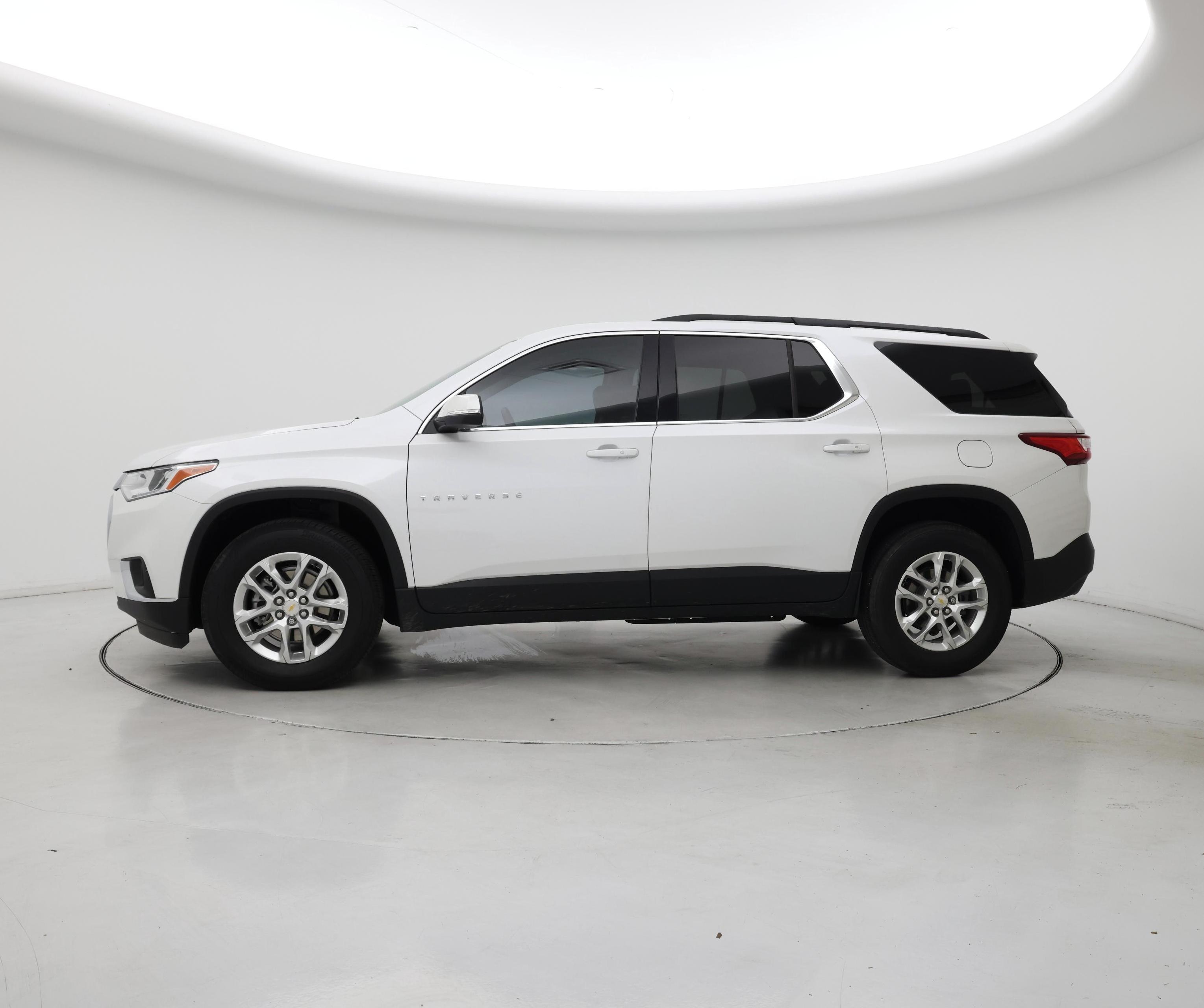 Thumbnail: 2021 Chevrolet Traverse - 3