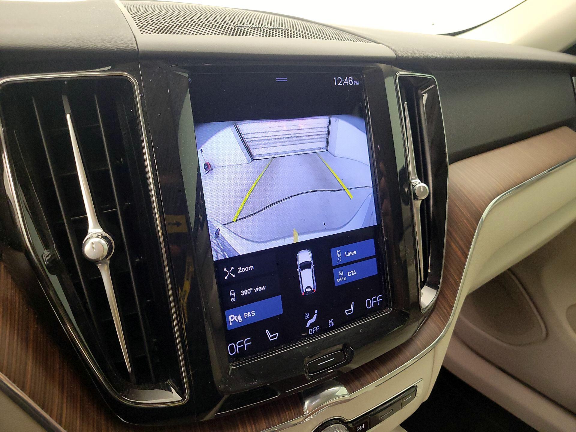 Thumbnail: 2021 Volvo XC60 - 15