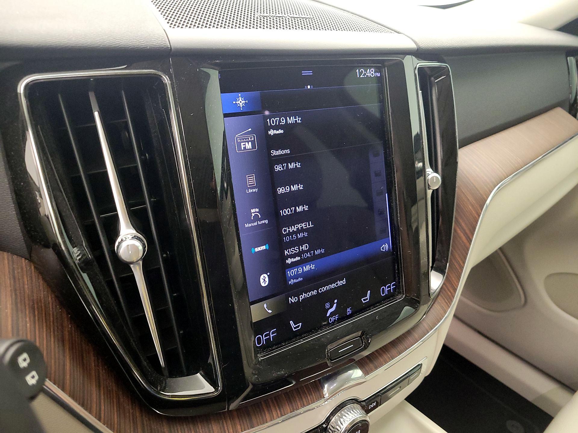 Thumbnail: 2021 Volvo XC60 - 16