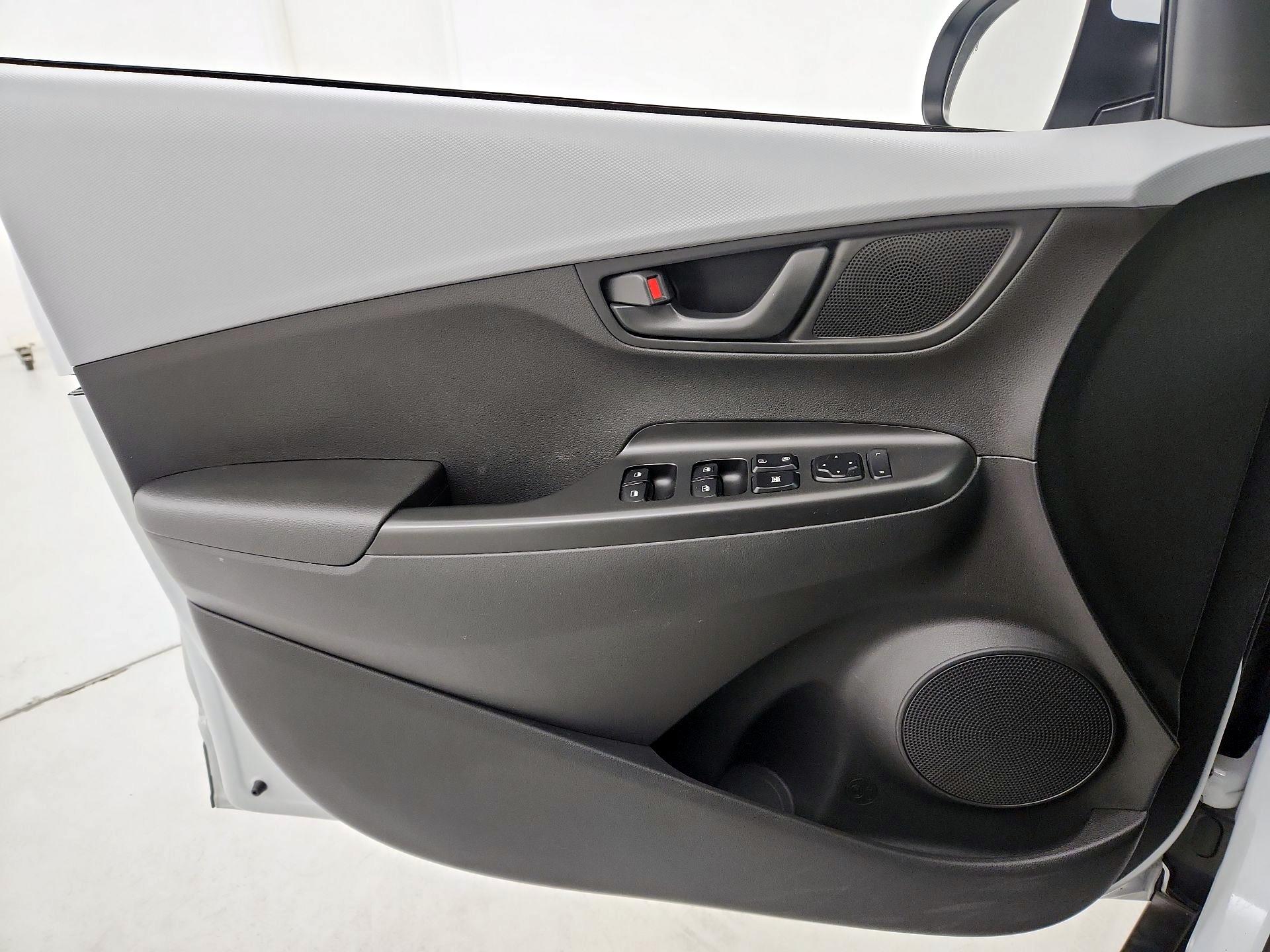 Thumbnail: 2020 Hyundai Kona - 12