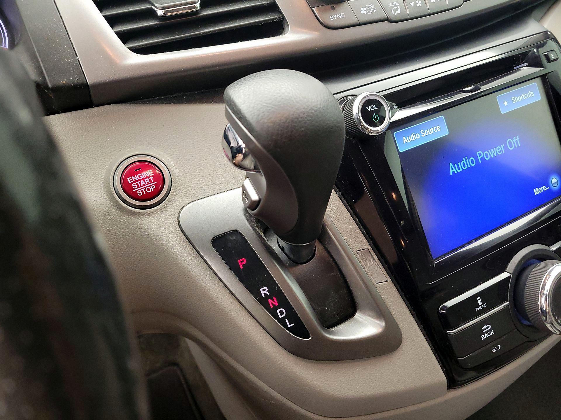 Thumbnail: 2015 Honda Odyssey - 17