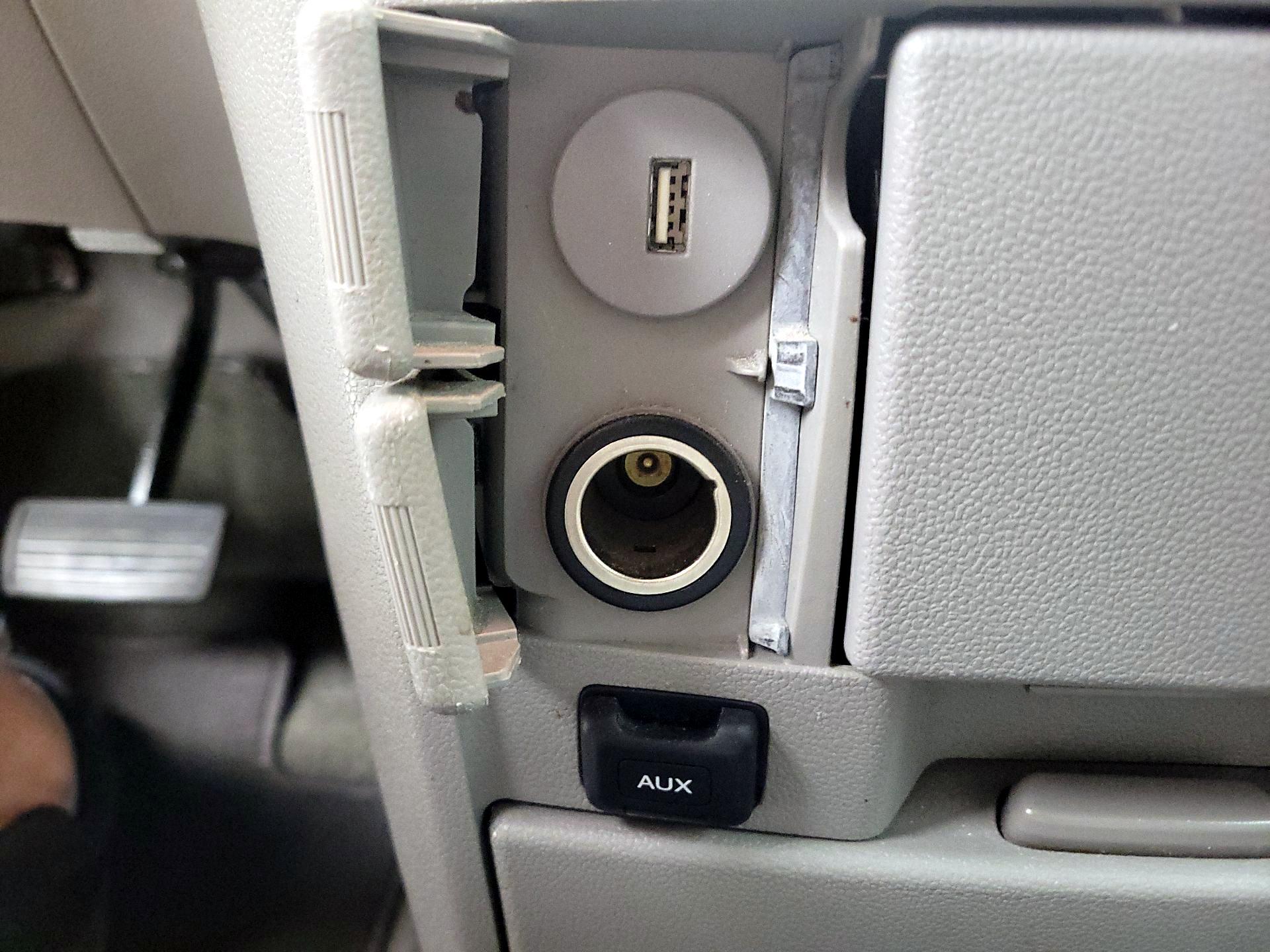 Thumbnail: 2015 Honda Odyssey - 18