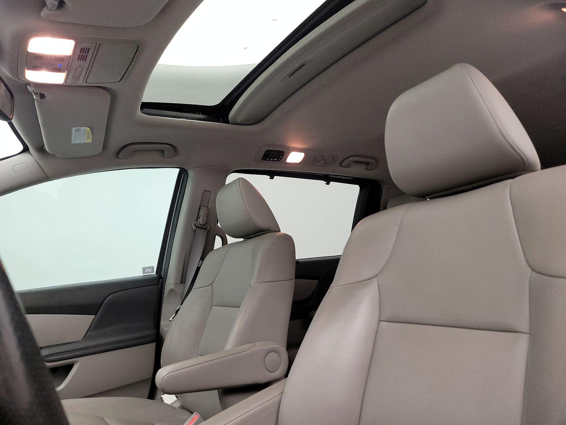 Thumbnail: 2015 Honda Odyssey - 19