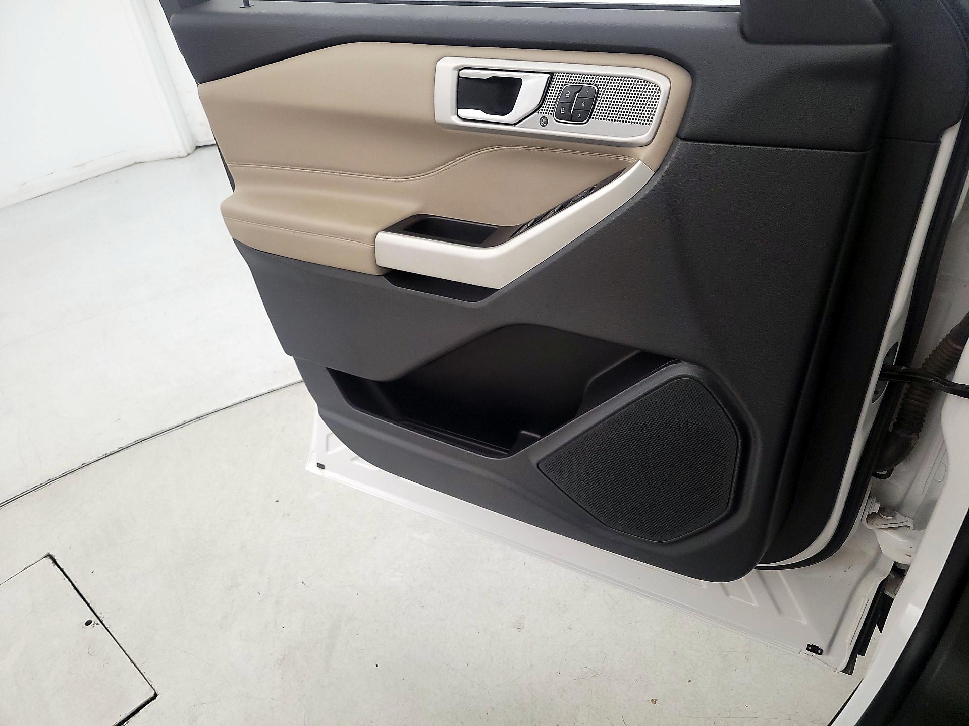 Thumbnail: 2021 Ford Explorer - 12