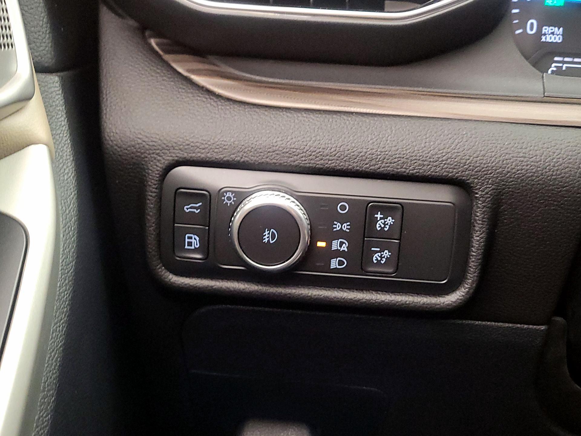 Thumbnail: 2021 Ford Explorer - 13