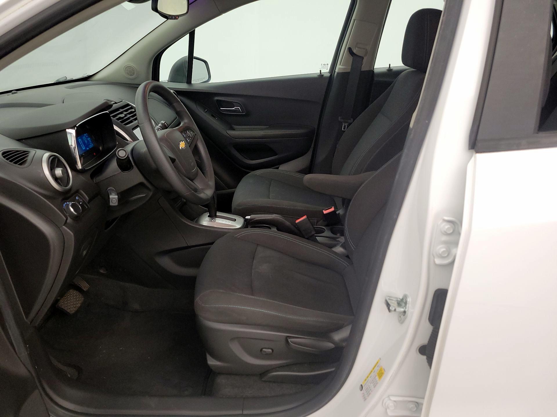 Thumbnail: 2015 Chevrolet Trax - 11