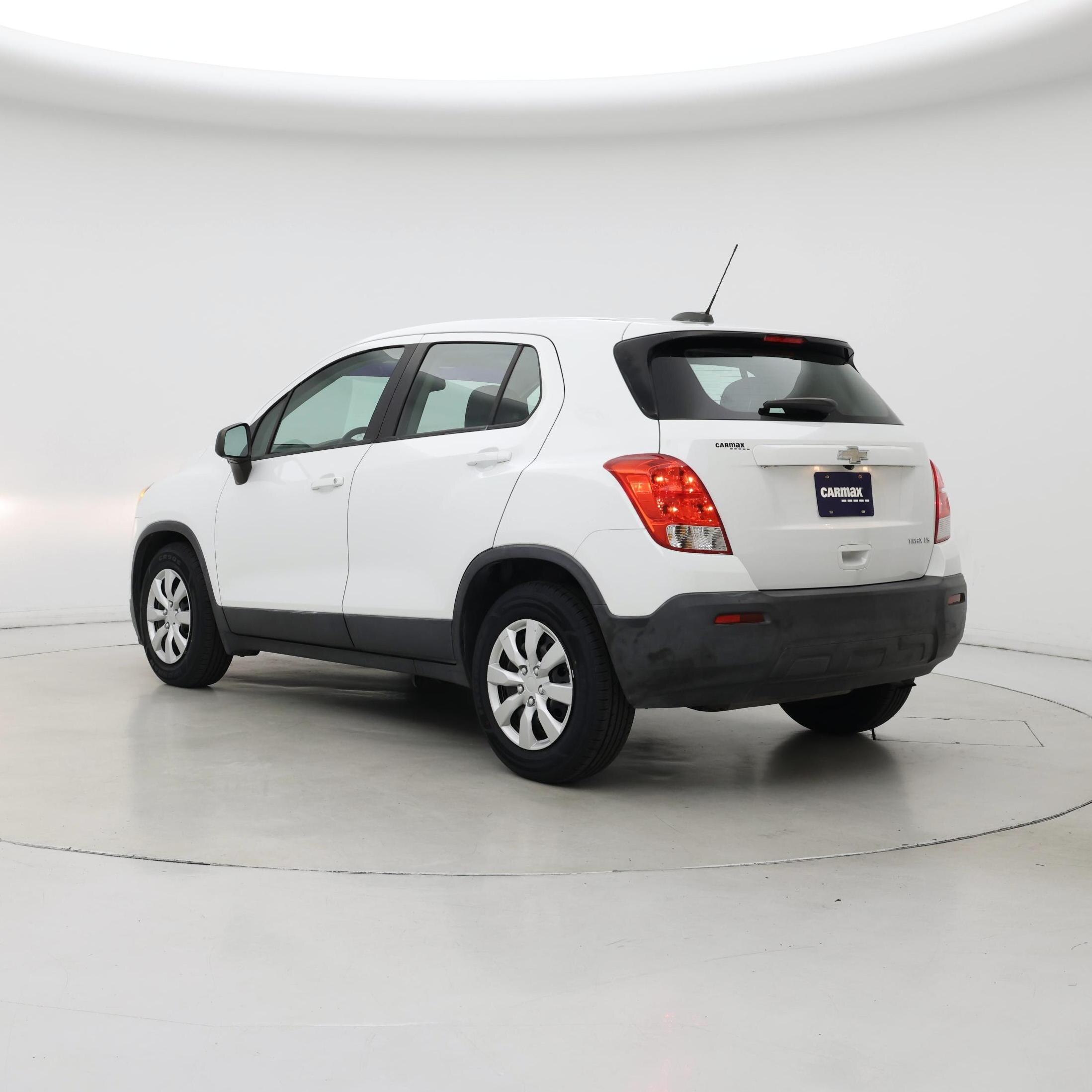 Thumbnail: 2015 Chevrolet Trax - 2