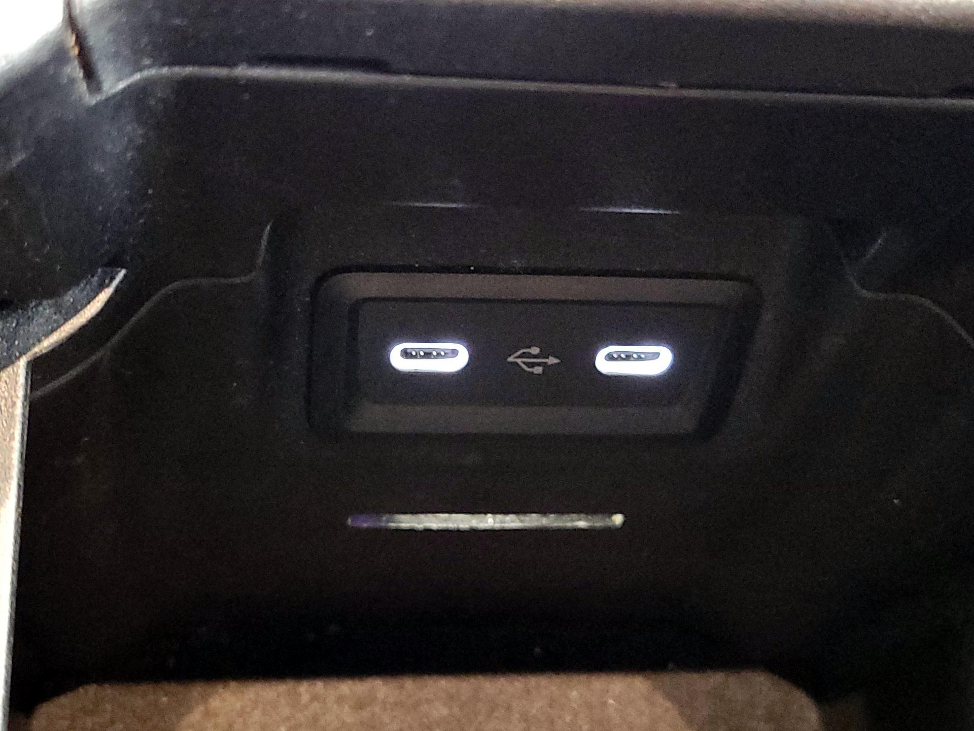 Thumbnail: 2023 Mercedes-Benz GLC - 18