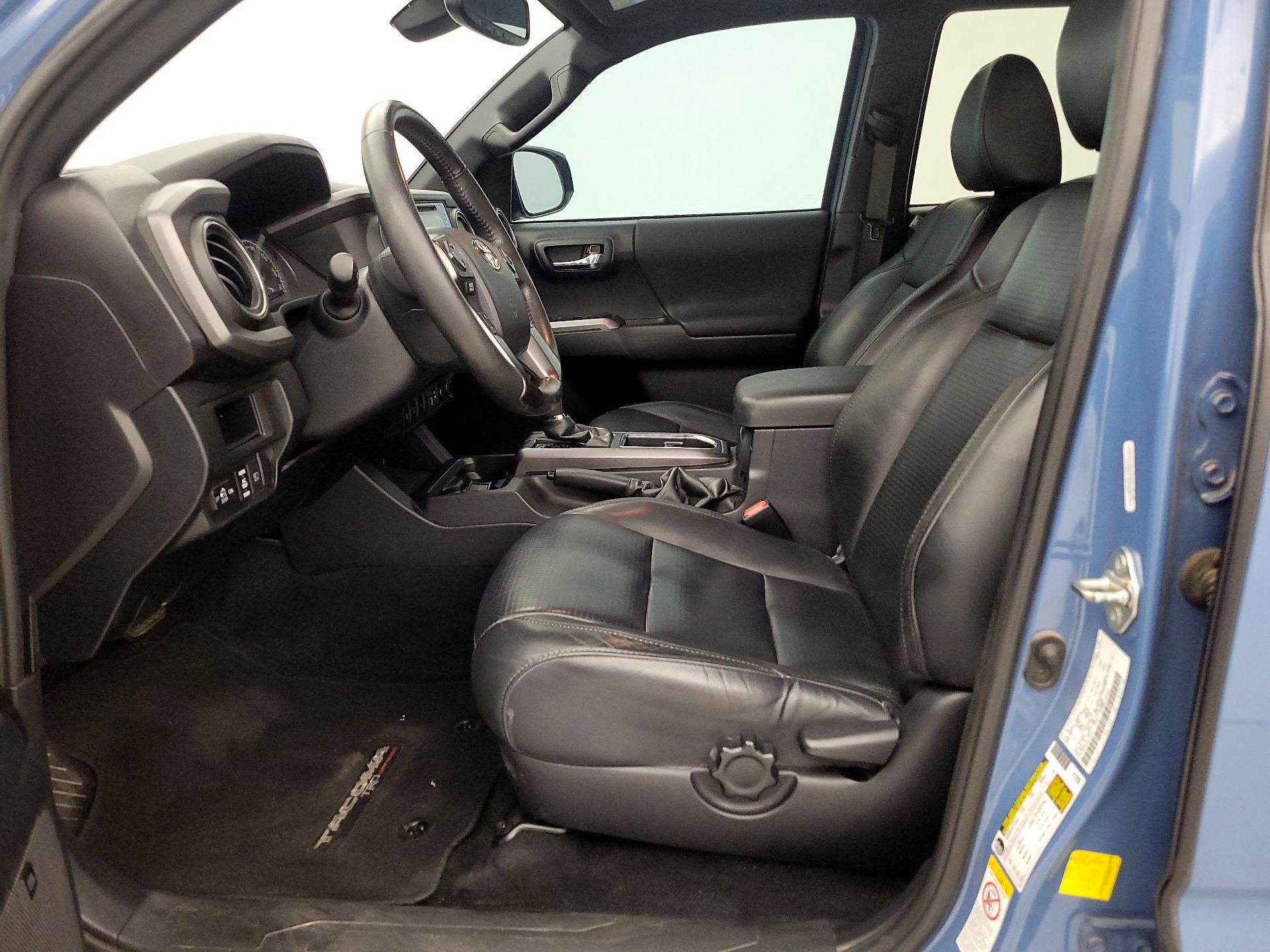 Thumbnail: 2019 Toyota Tacoma - 11