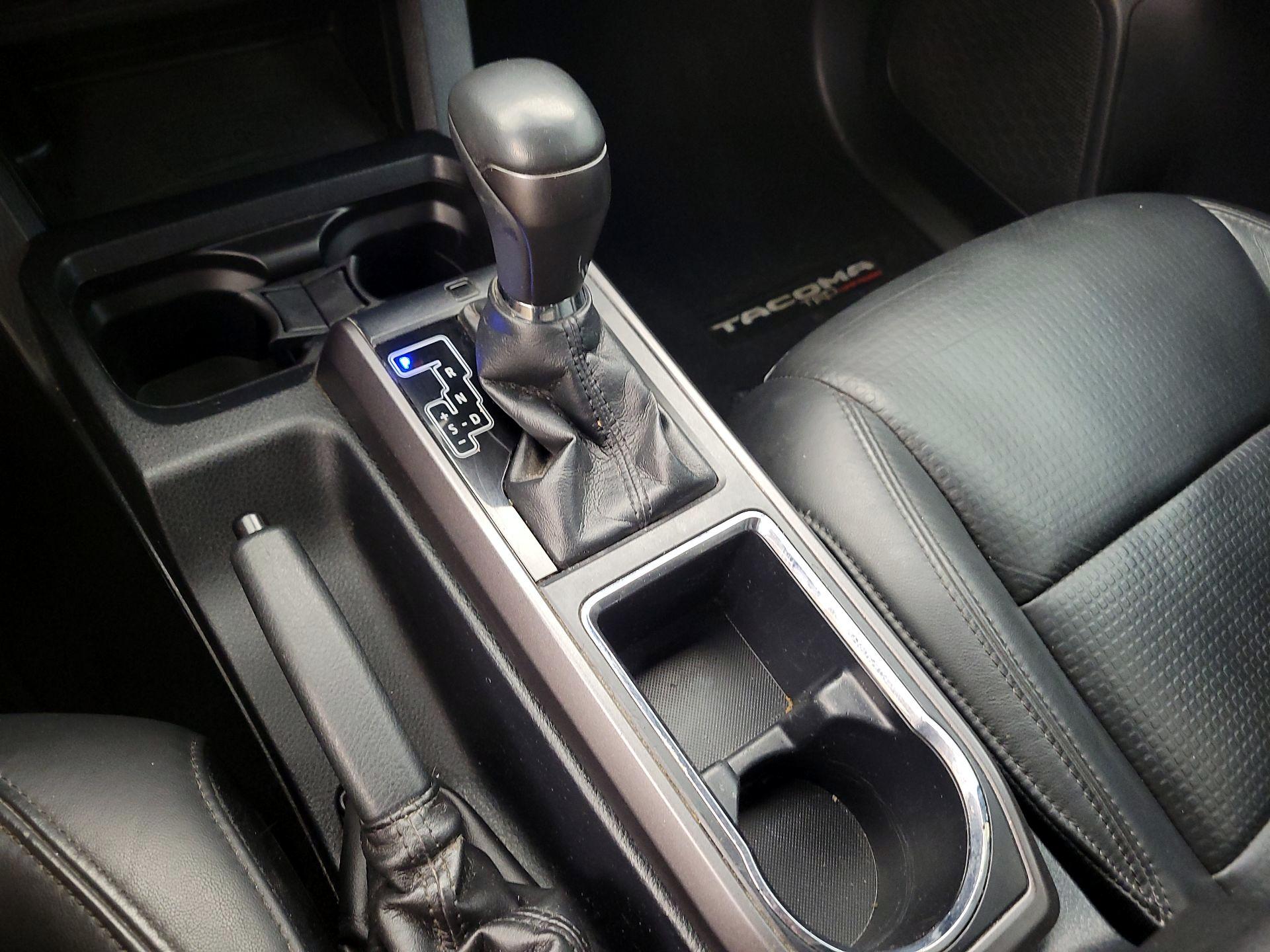 Thumbnail: 2019 Toyota Tacoma - 17