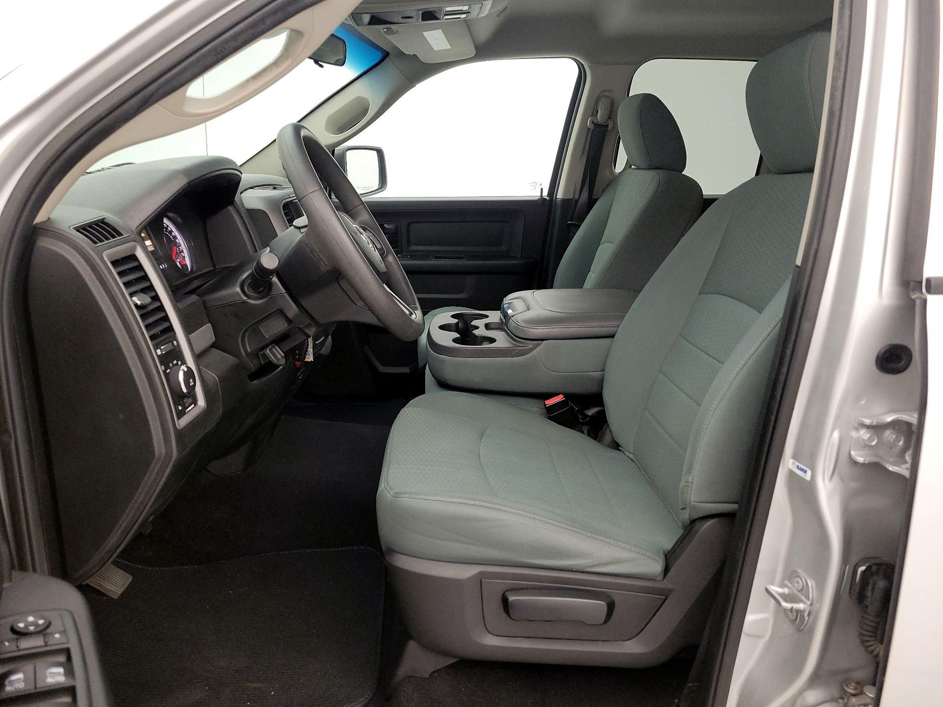 Thumbnail: 2019 RAM 1500 Classic - 11