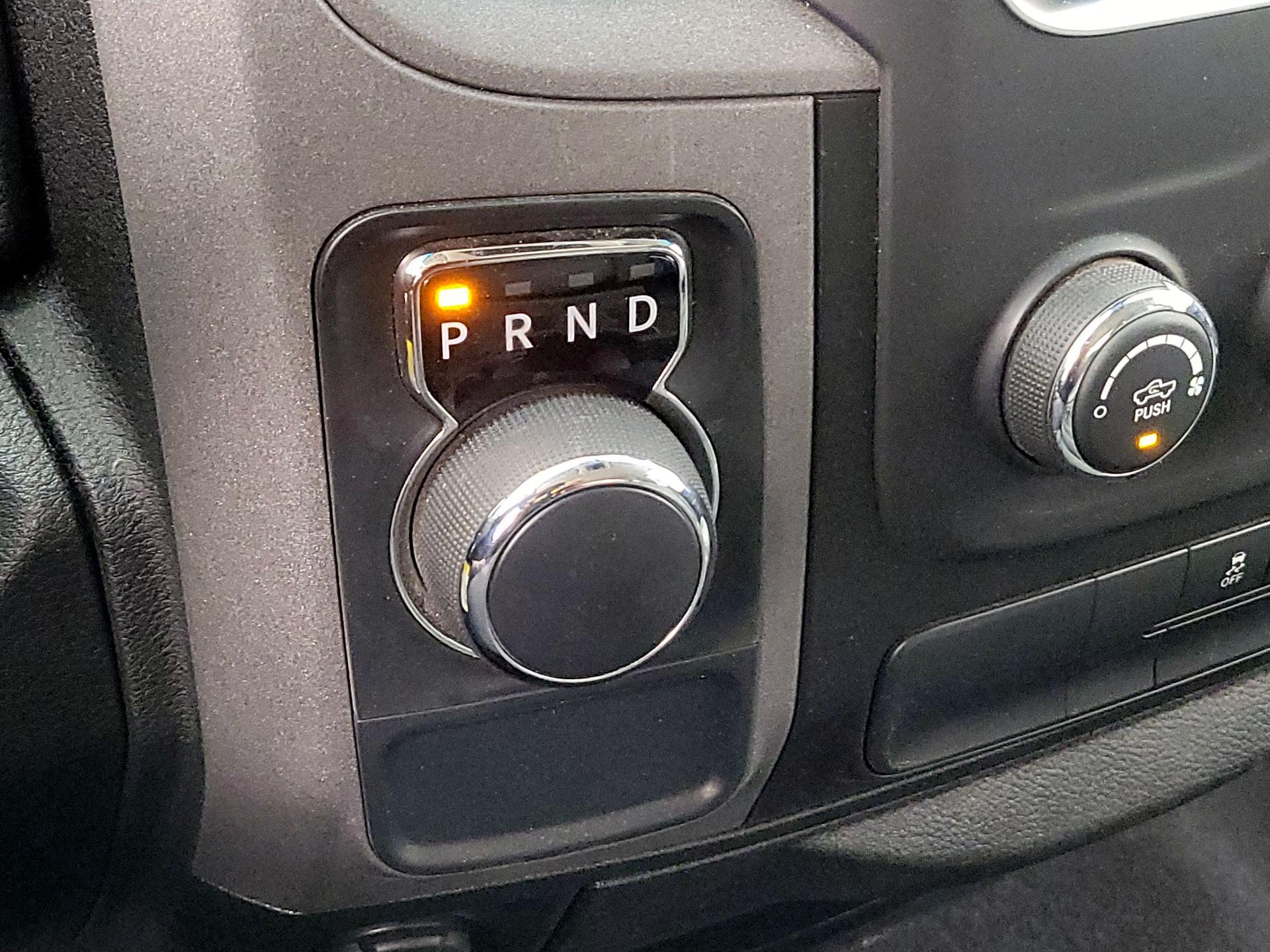 Thumbnail: 2019 RAM 1500 Classic - 17