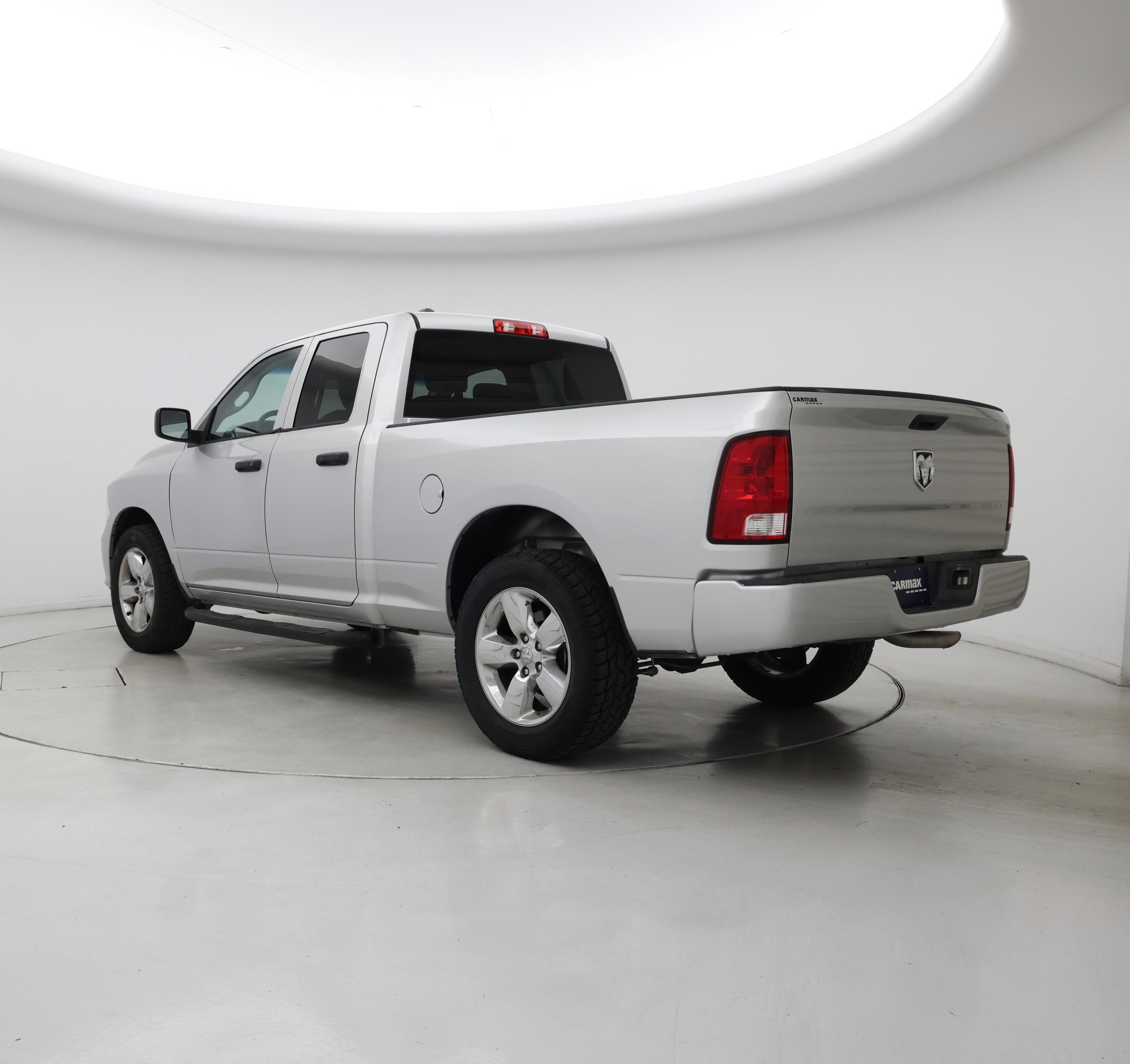 Thumbnail: 2019 RAM 1500 Classic - 2