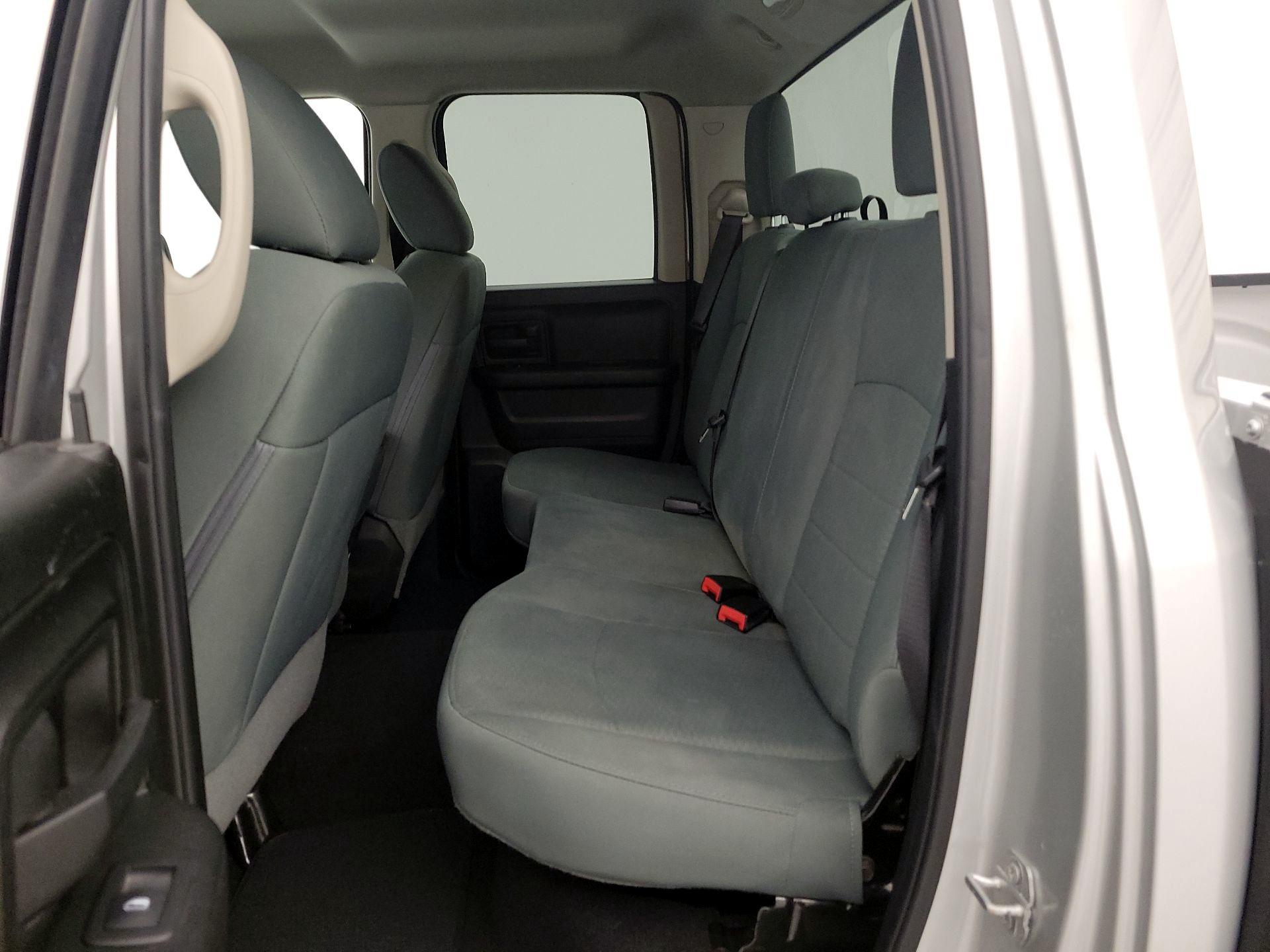 Thumbnail: 2019 RAM 1500 Classic - 19