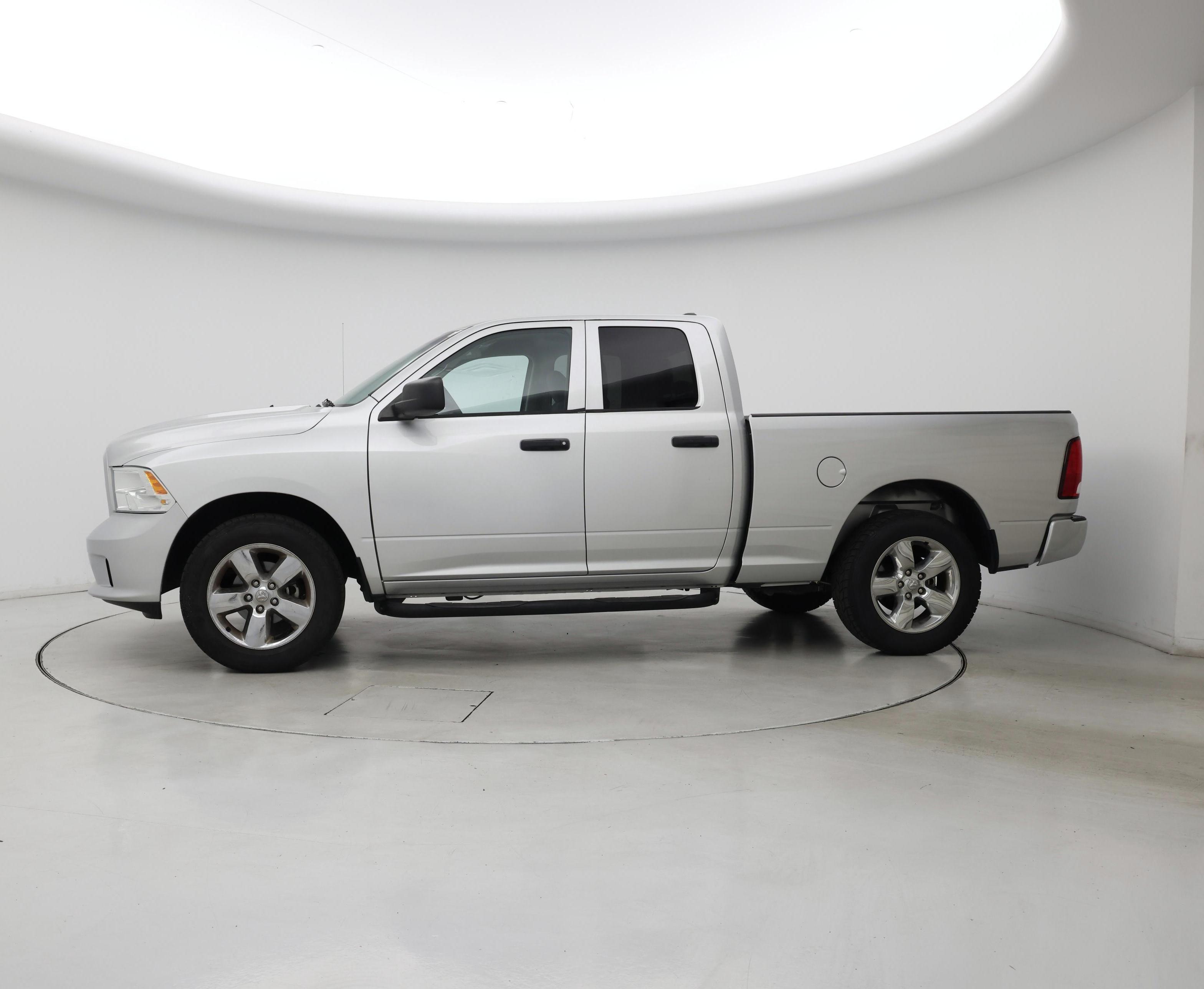 Thumbnail: 2019 RAM 1500 Classic - 3