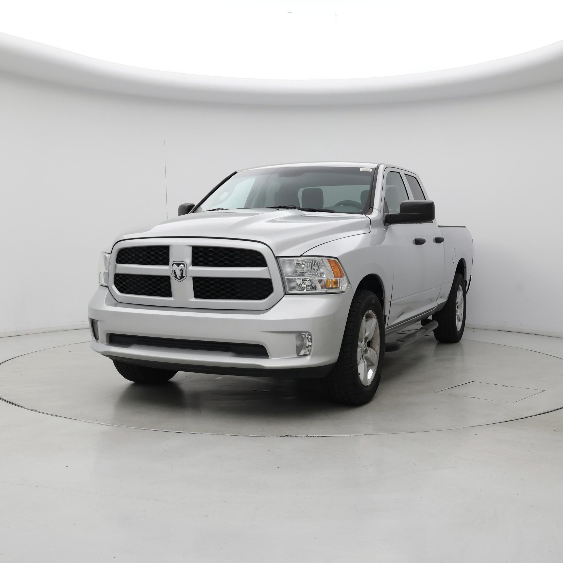 Thumbnail: 2019 RAM 1500 Classic - 4