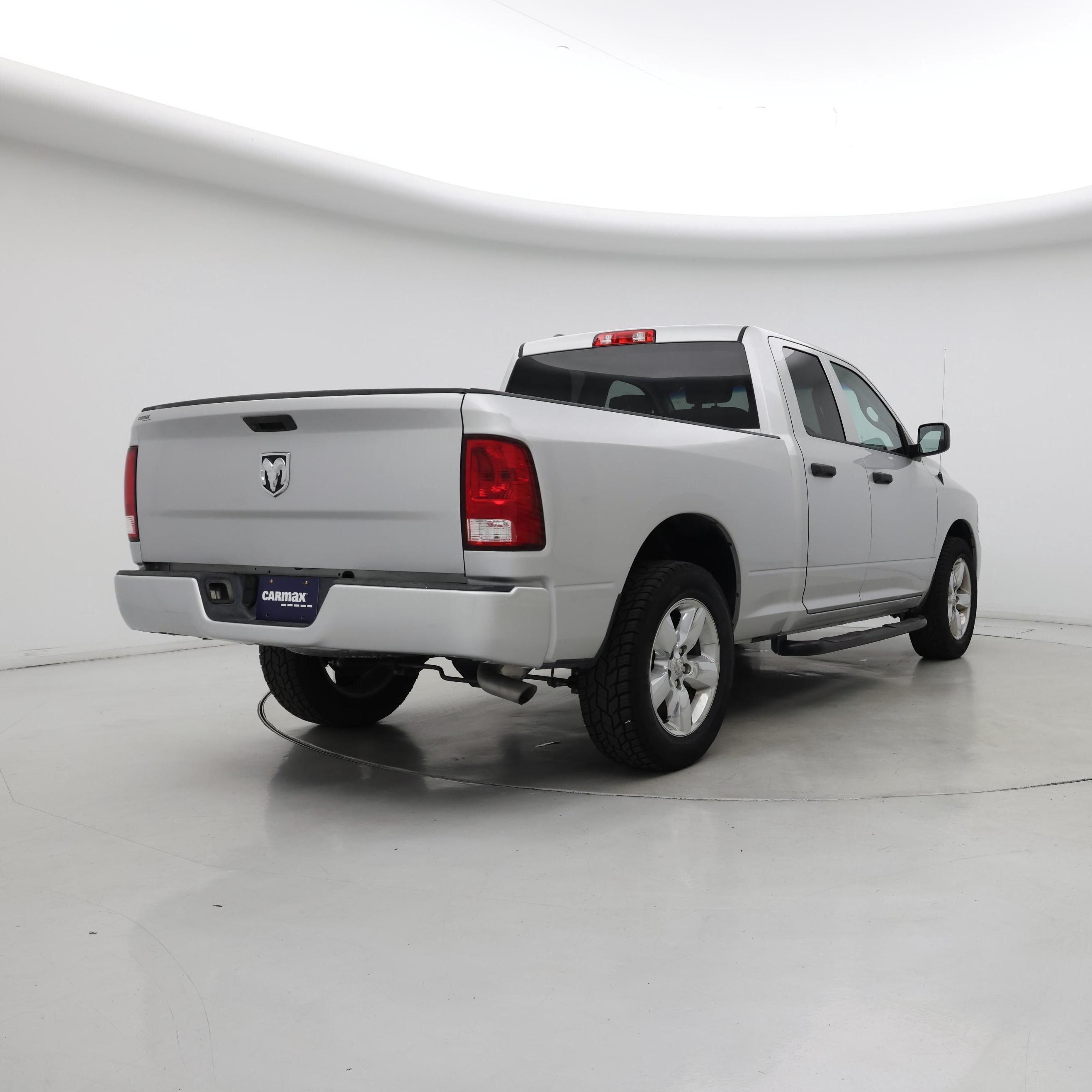 Thumbnail: 2019 RAM 1500 Classic - 8