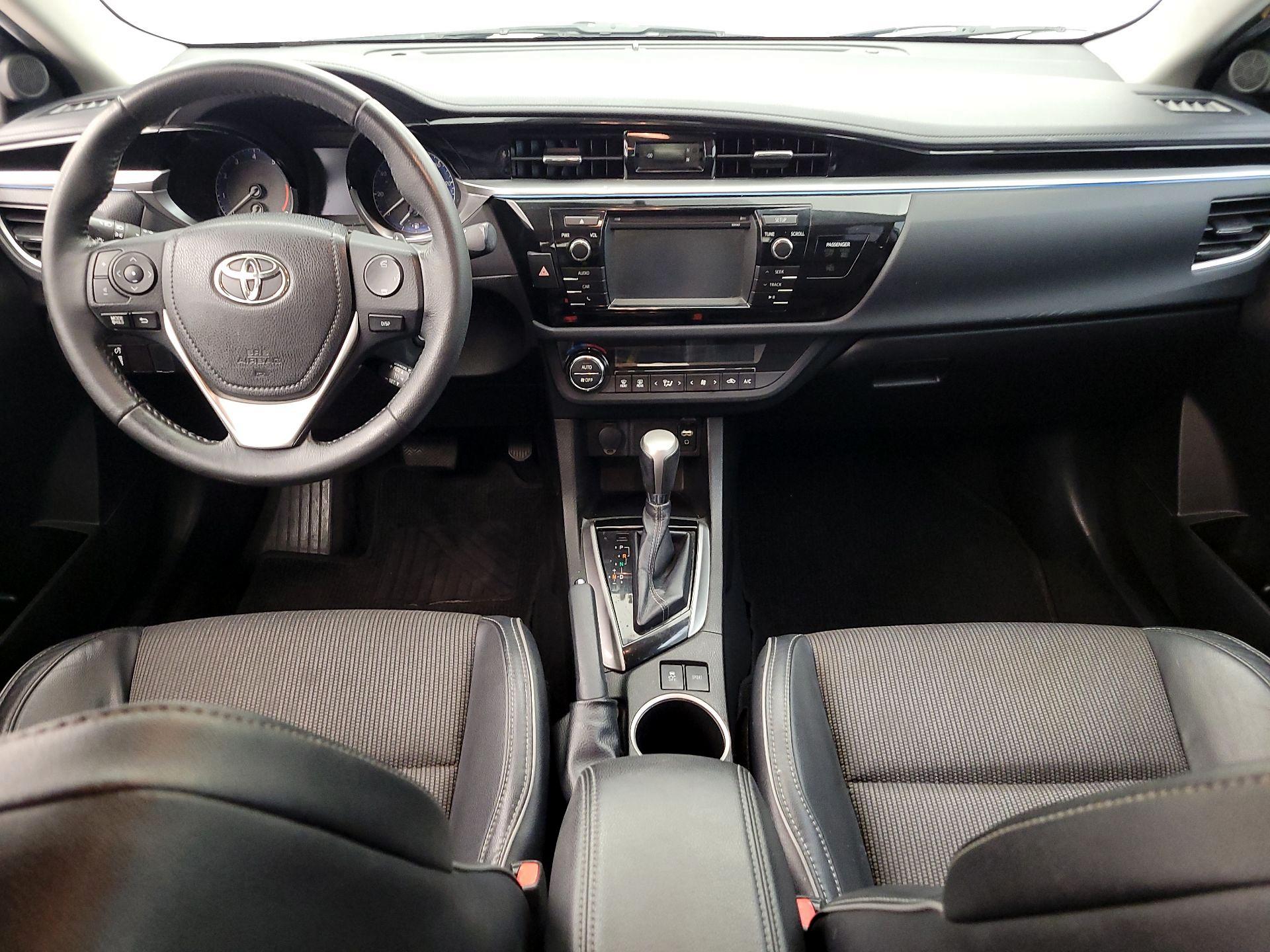 Thumbnail: 2015 Toyota Corolla - 9