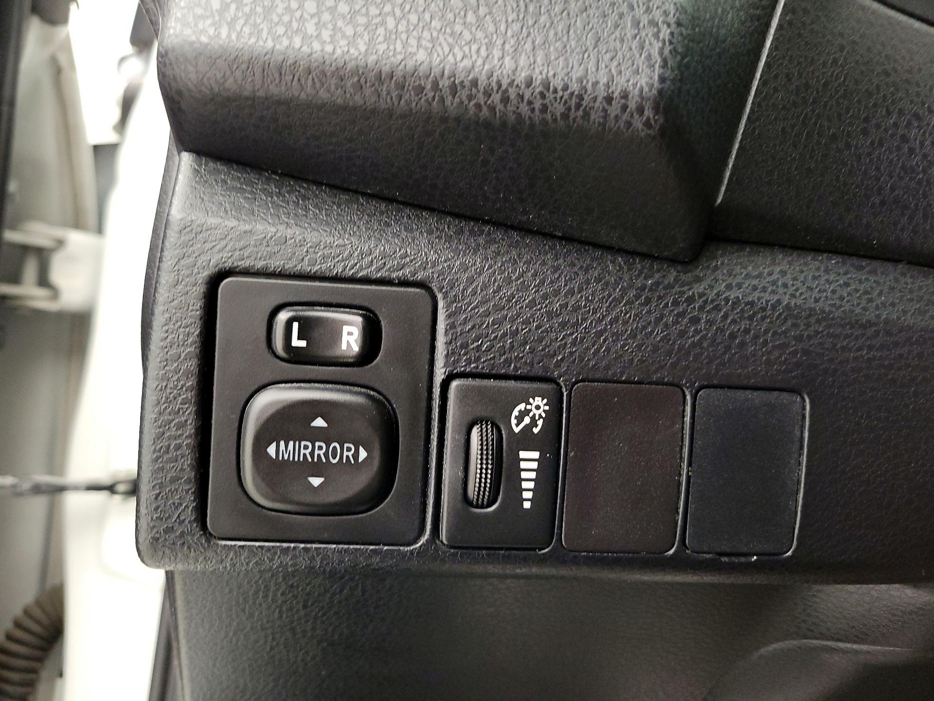 Thumbnail: 2015 Toyota Corolla - 13