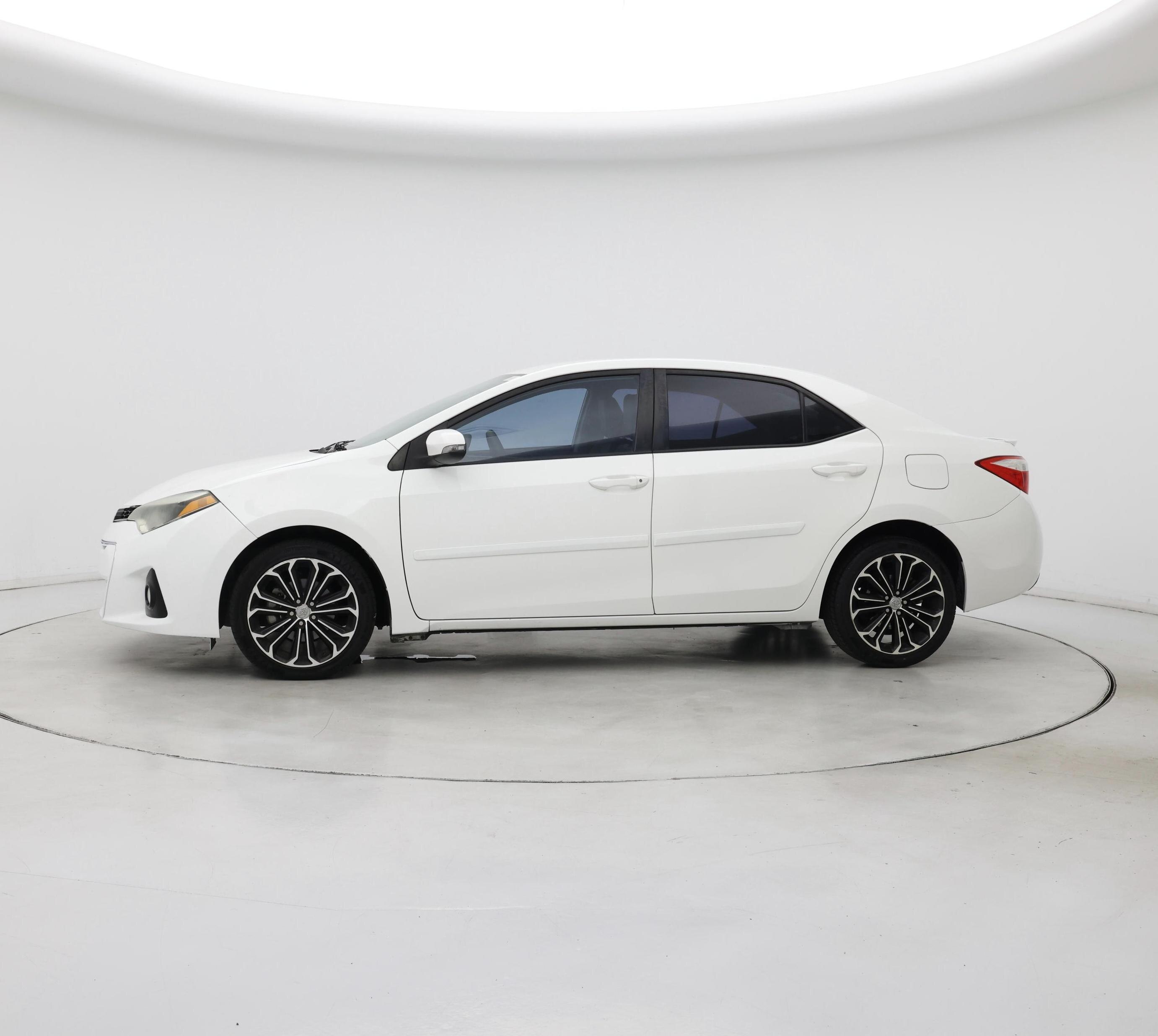 Thumbnail: 2015 Toyota Corolla - 3