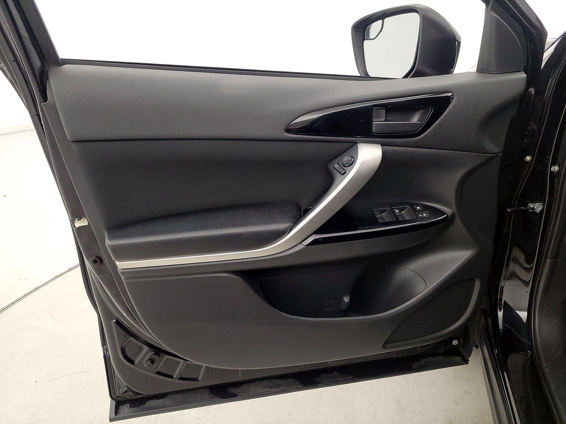 Thumbnail: 2019 Mitsubishi Eclipse Cross - 12