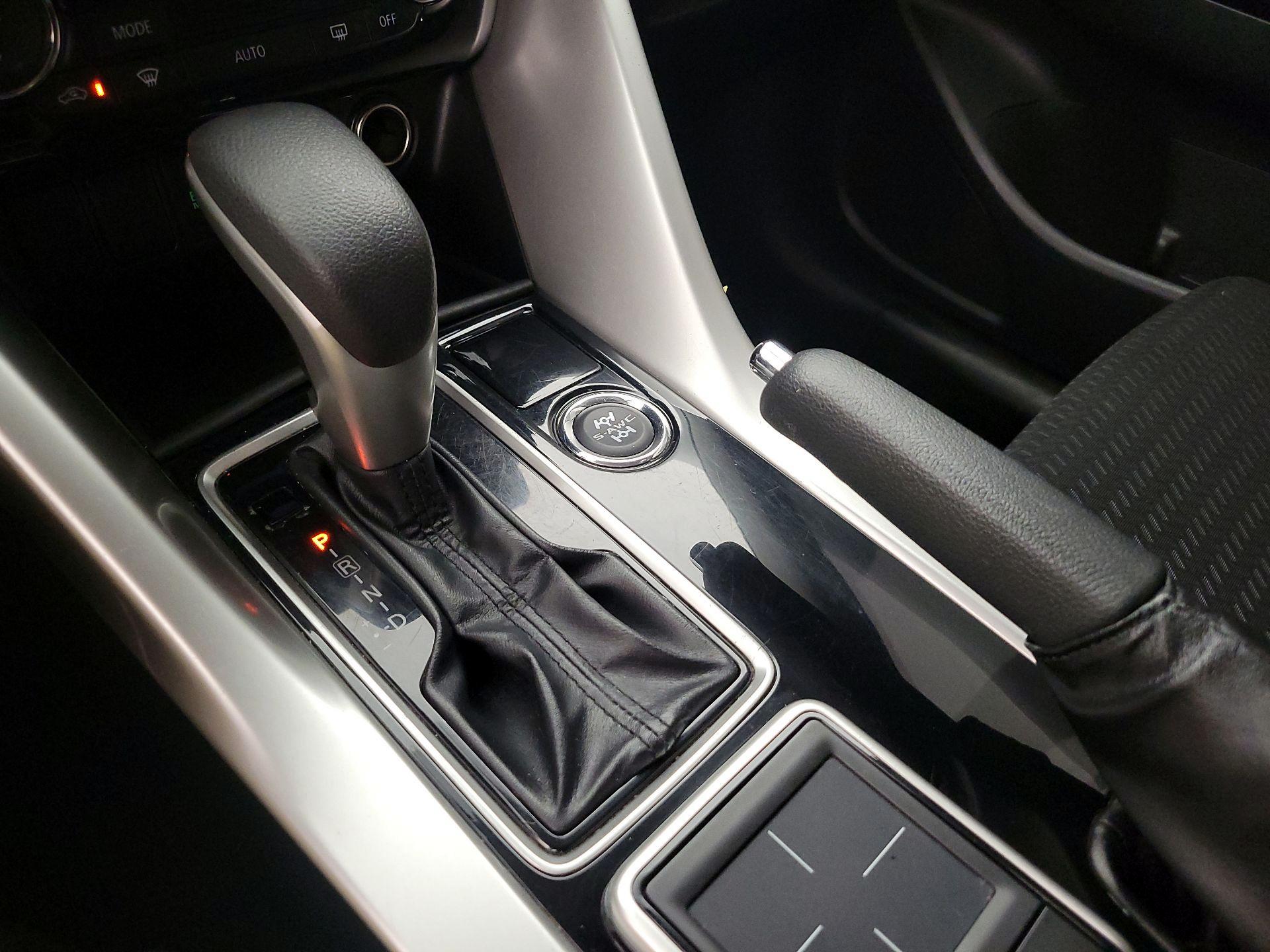 Thumbnail: 2019 Mitsubishi Eclipse Cross - 17