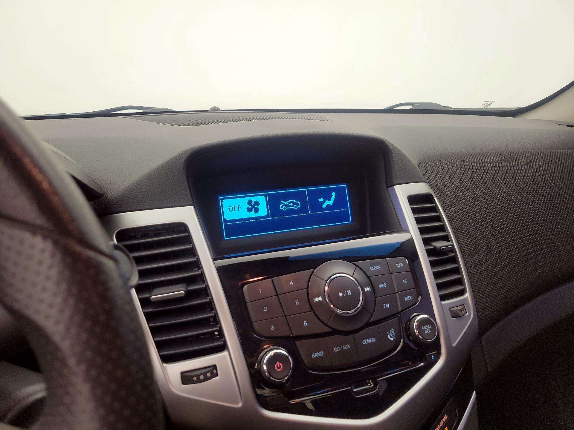 Thumbnail: 2015 Chevrolet Cruze - 14