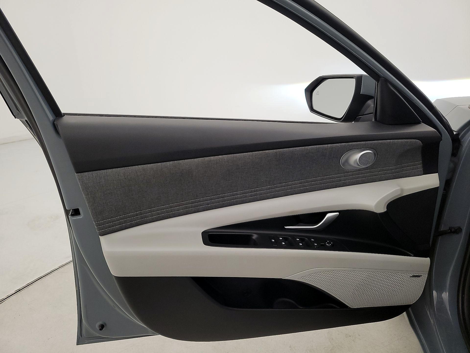 Thumbnail: 2023 Hyundai Elantra - 12