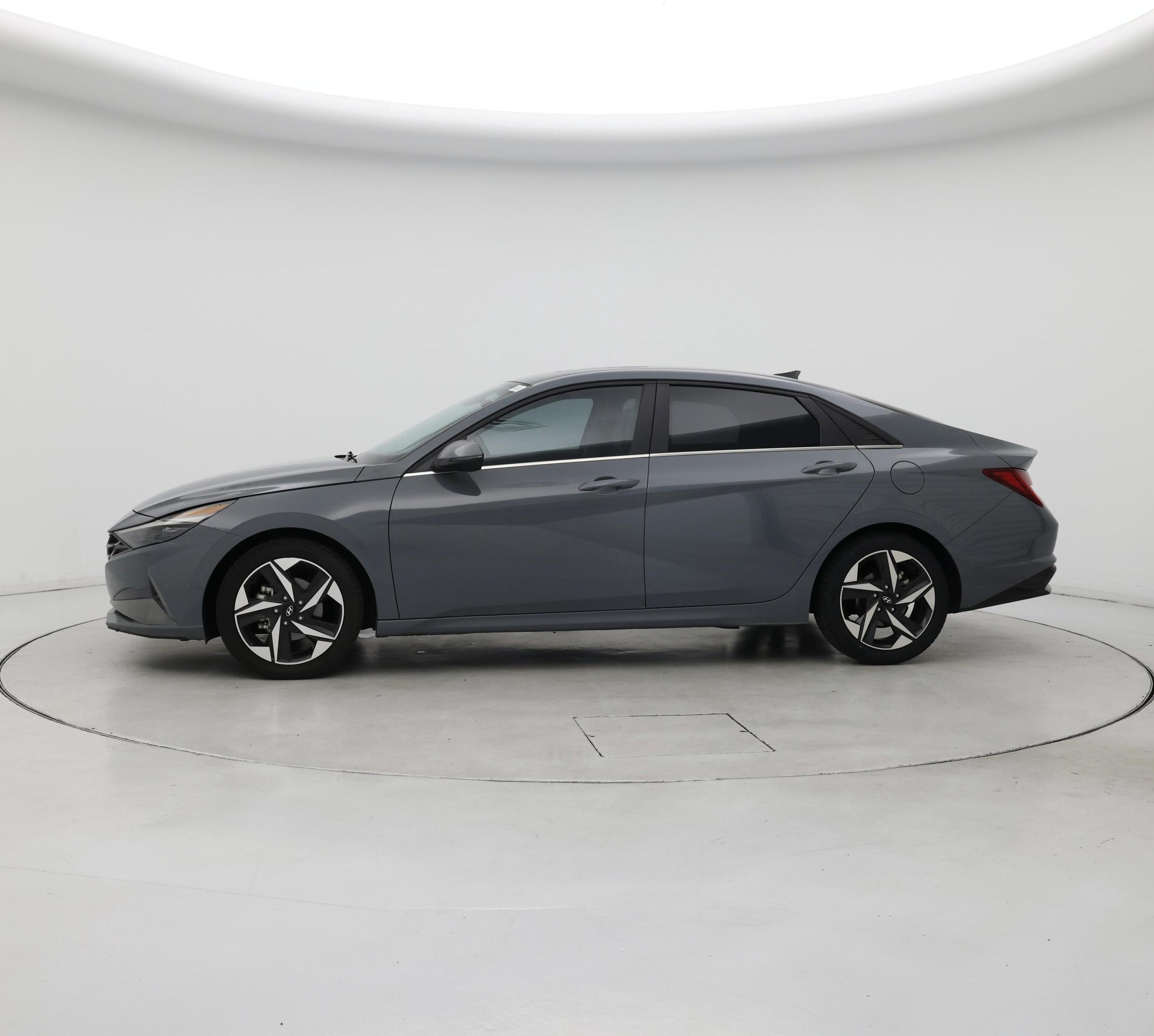 Thumbnail: 2023 Hyundai Elantra - 3