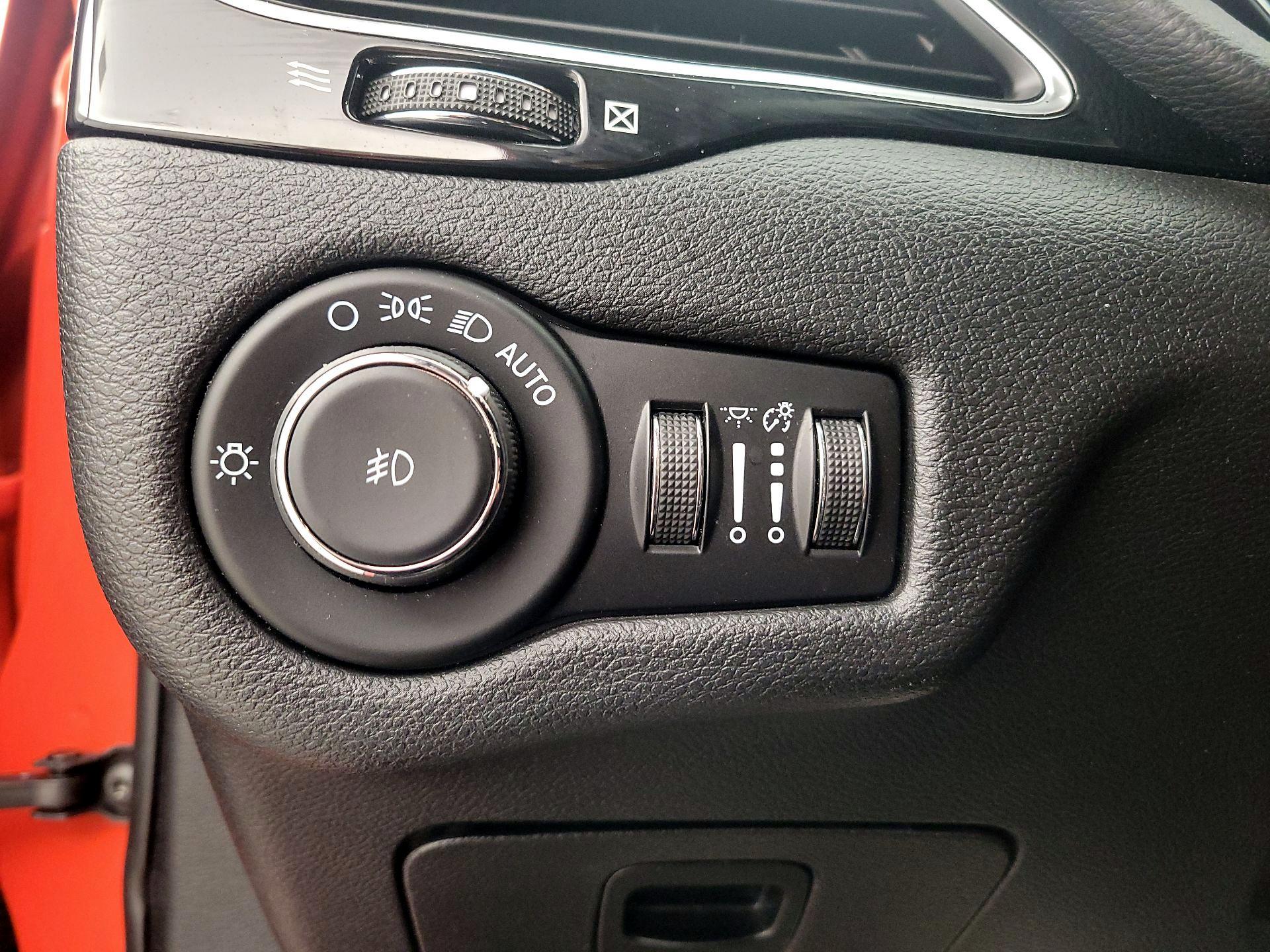 Thumbnail: 2021 Jeep Cherokee - 13