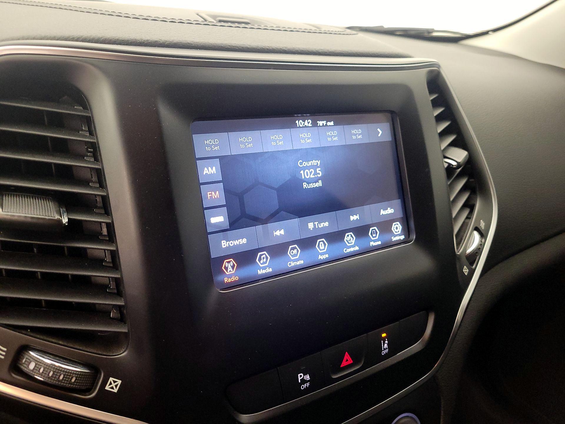 Thumbnail: 2021 Jeep Cherokee - 15