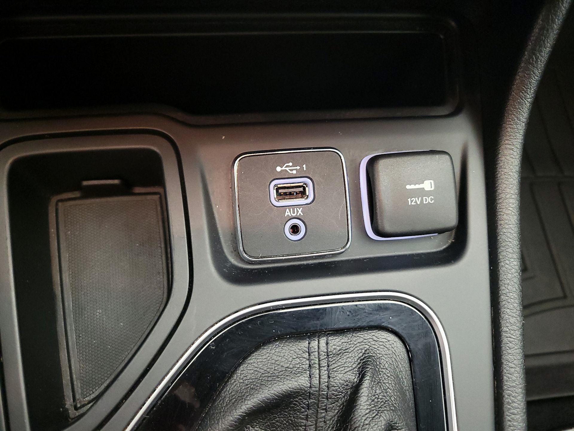 Thumbnail: 2021 Jeep Cherokee - 18