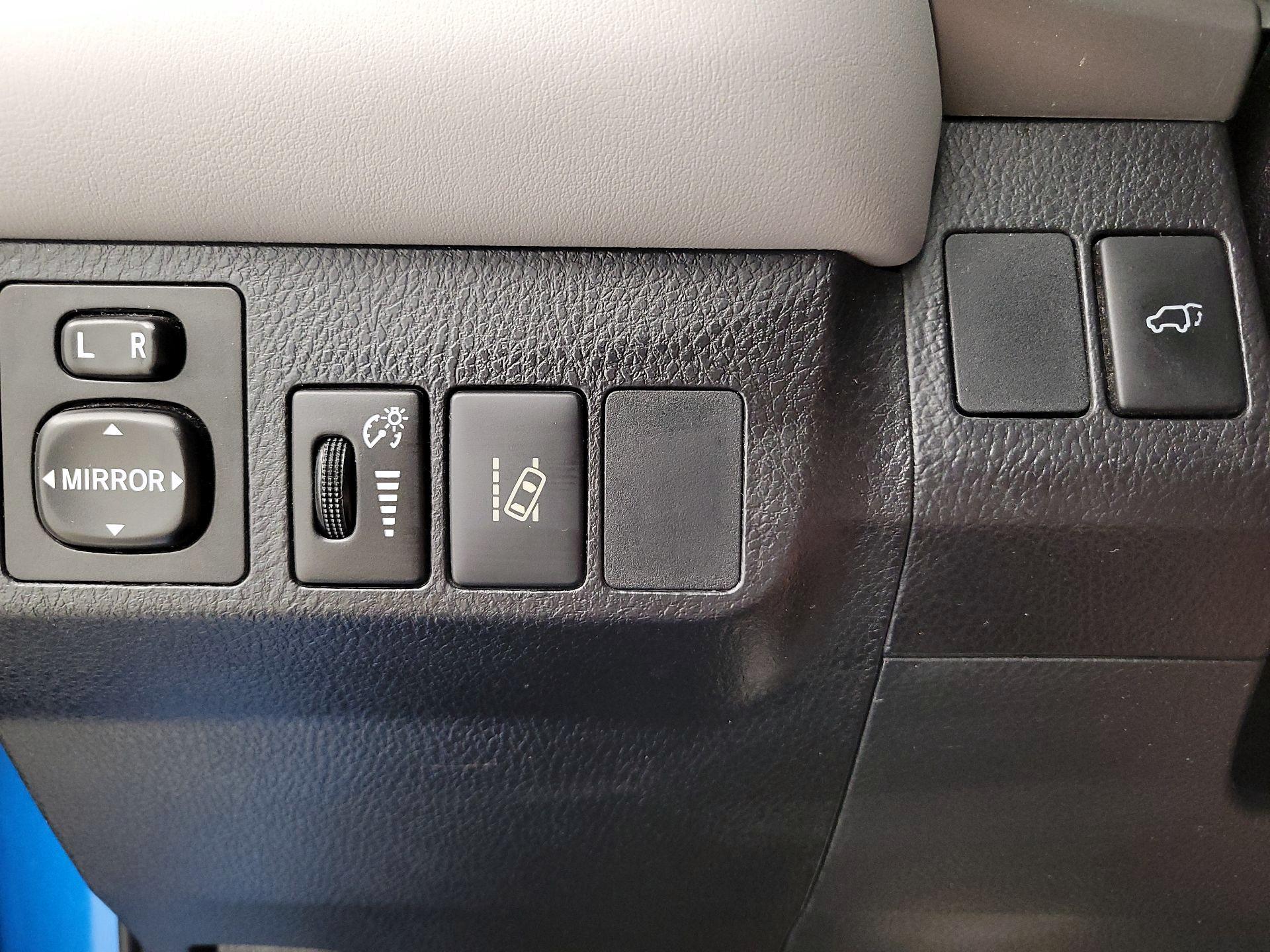 Thumbnail: 2017 Toyota RAV4 - 13