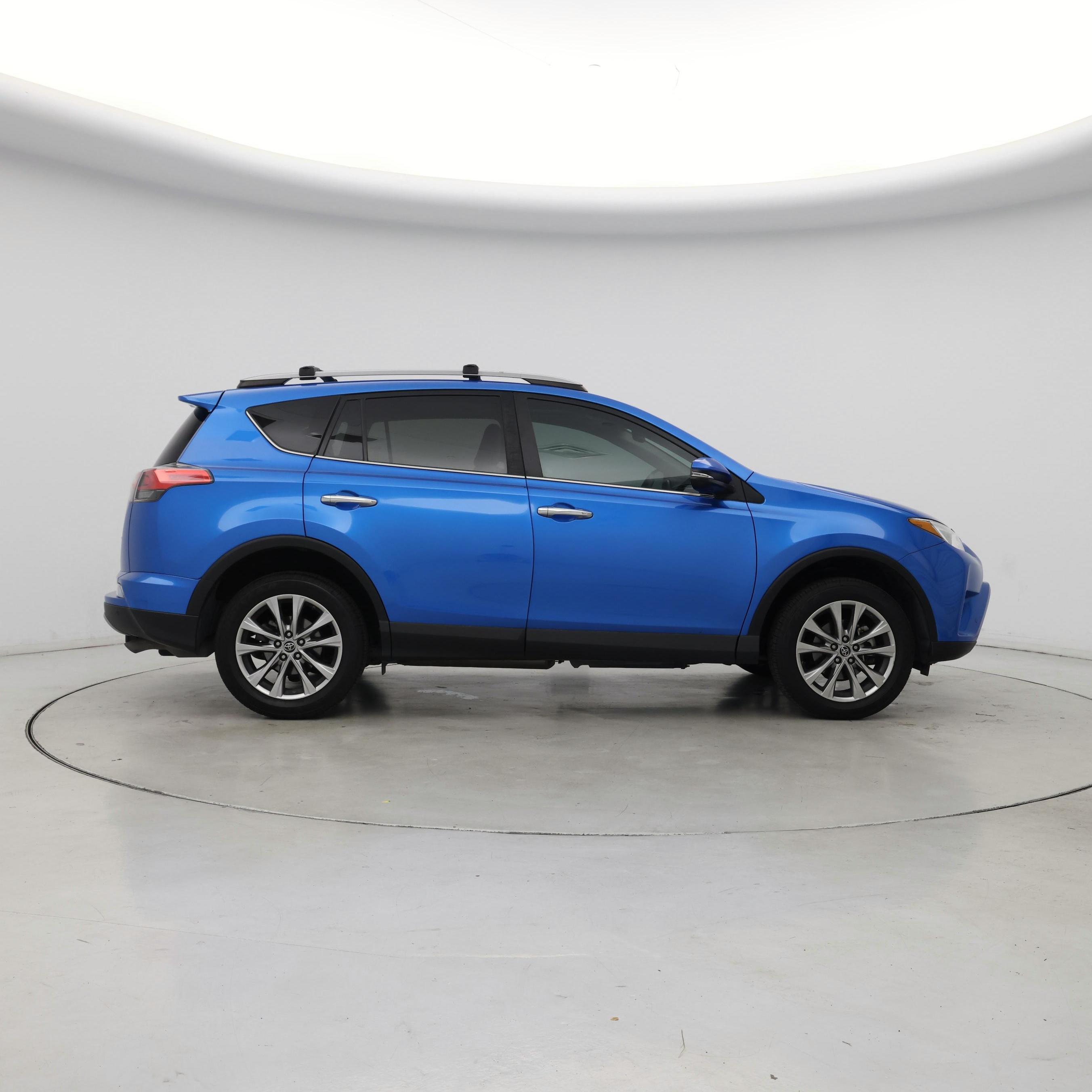 Thumbnail: 2017 Toyota RAV4 - 7