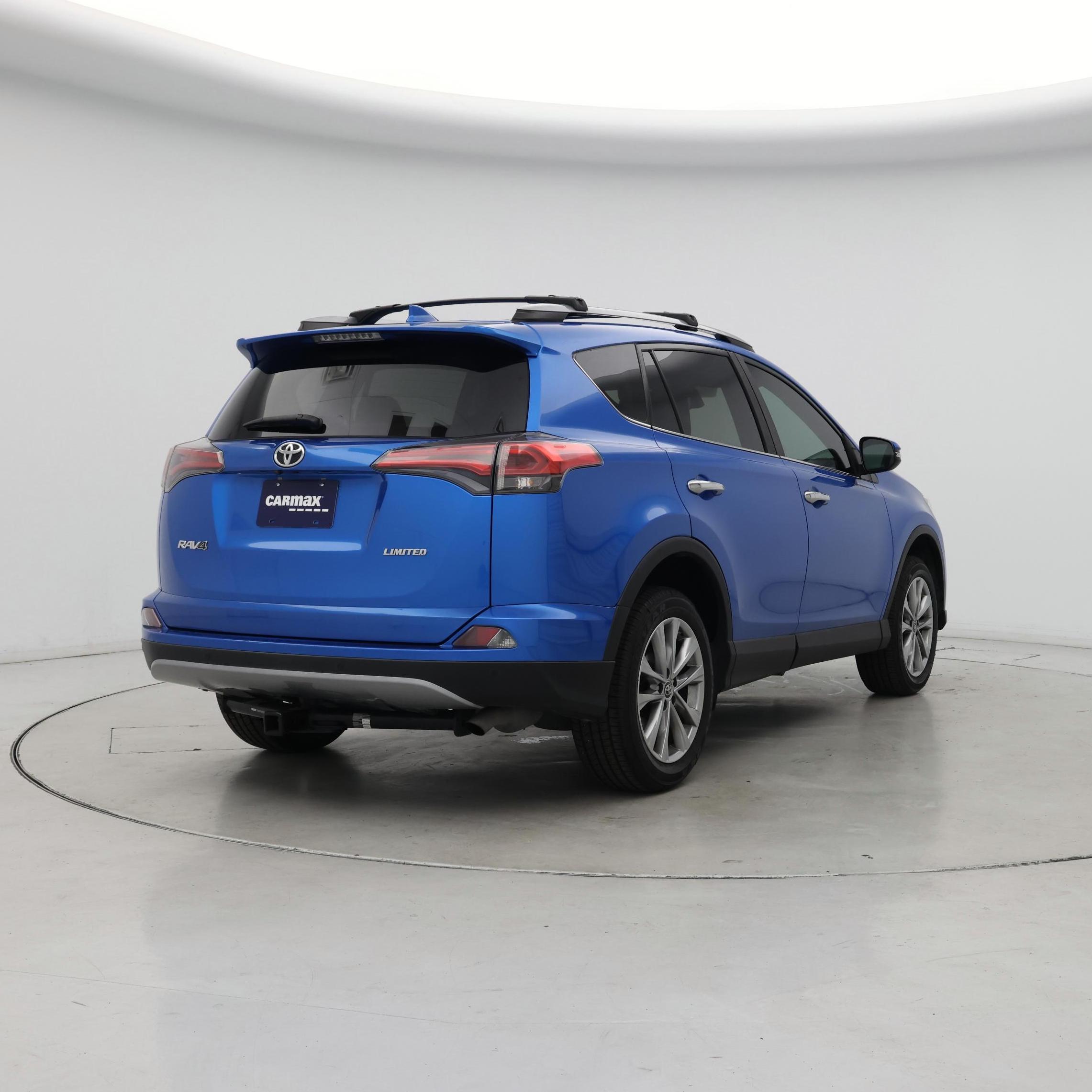 Thumbnail: 2017 Toyota RAV4 - 8