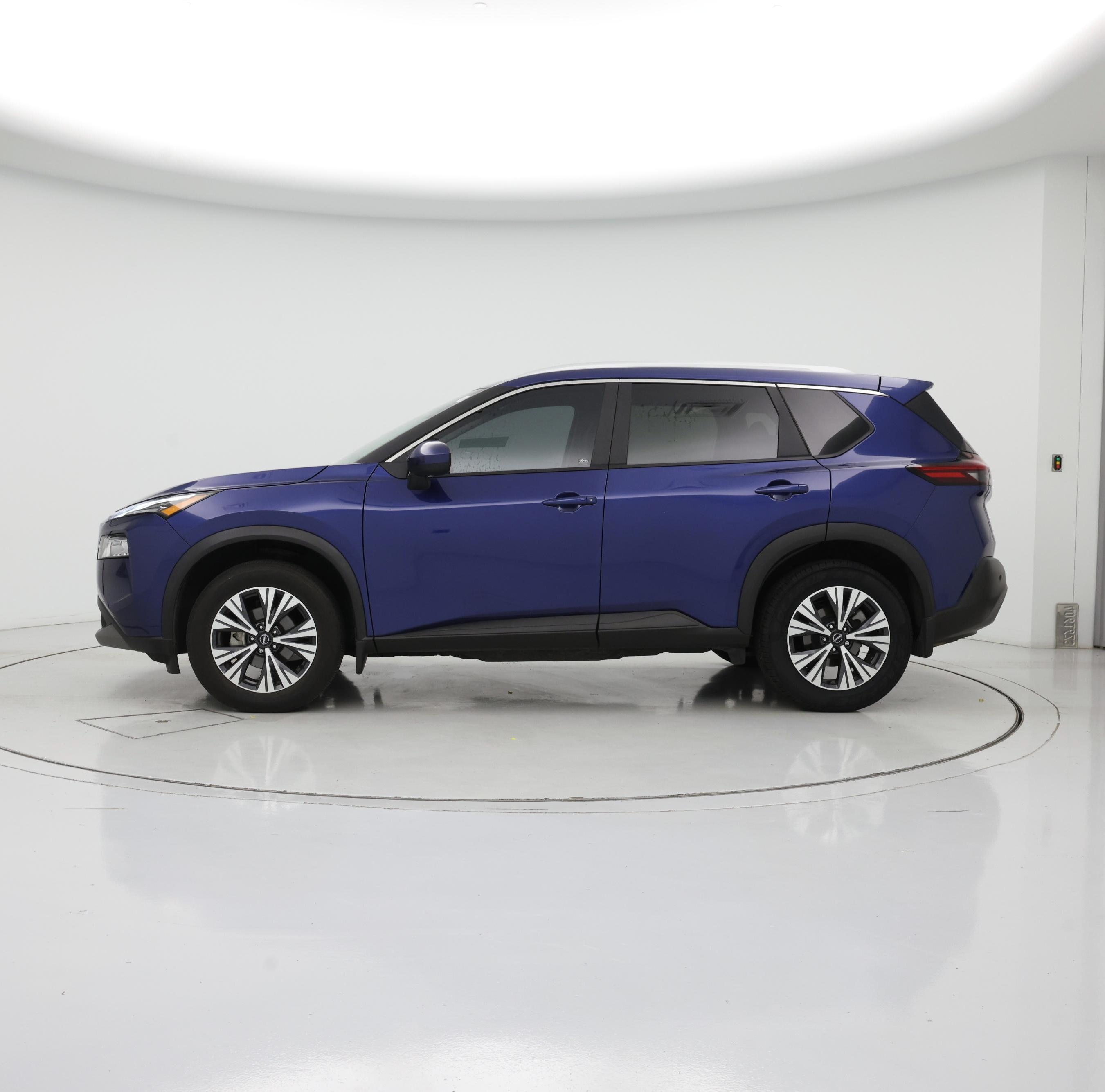Thumbnail: 2023 Nissan Rogue - 3