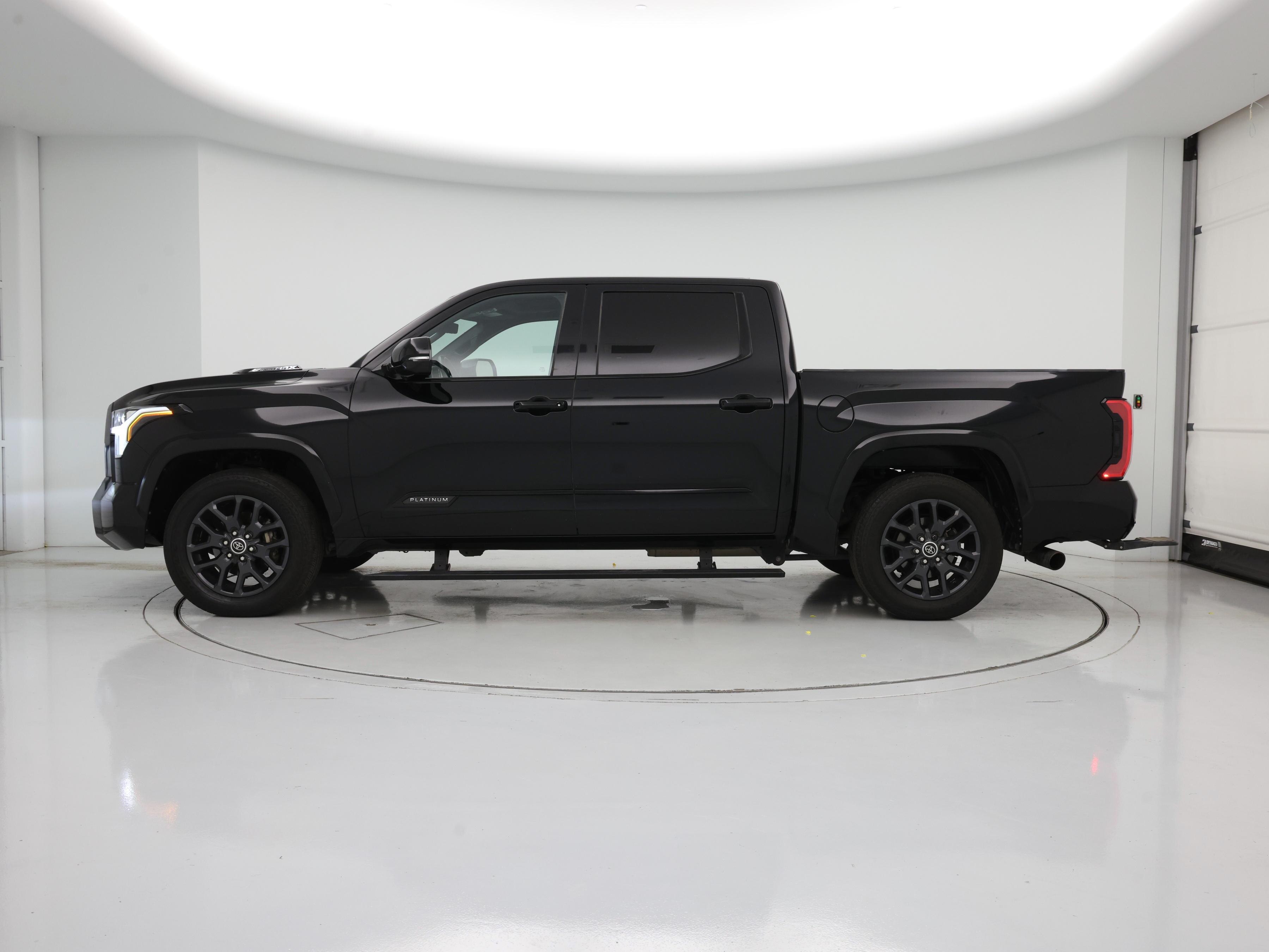 Thumbnail: 2022 Toyota Tundra - 3