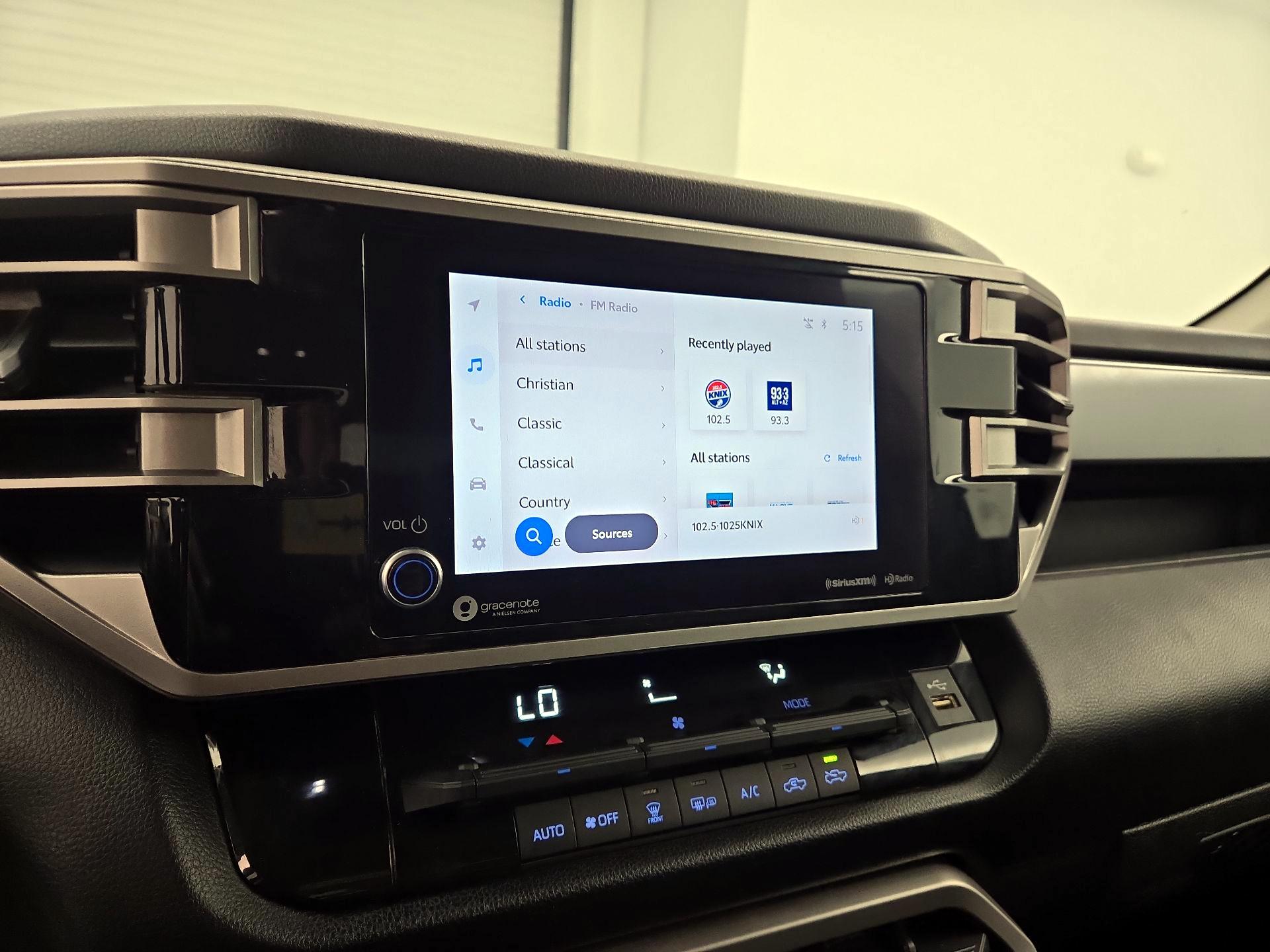 Thumbnail: 2022 Toyota Tundra - 15