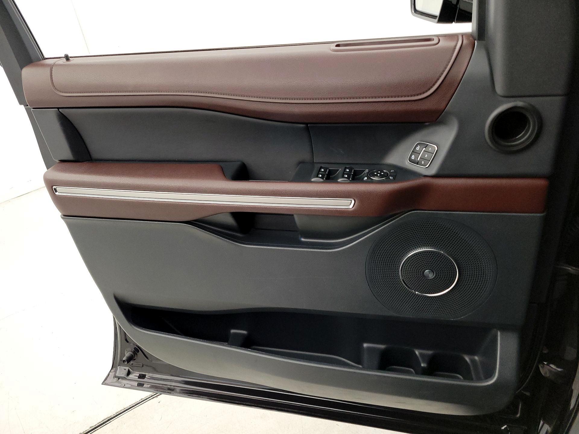 Thumbnail: 2022 Ford Expedition - 12