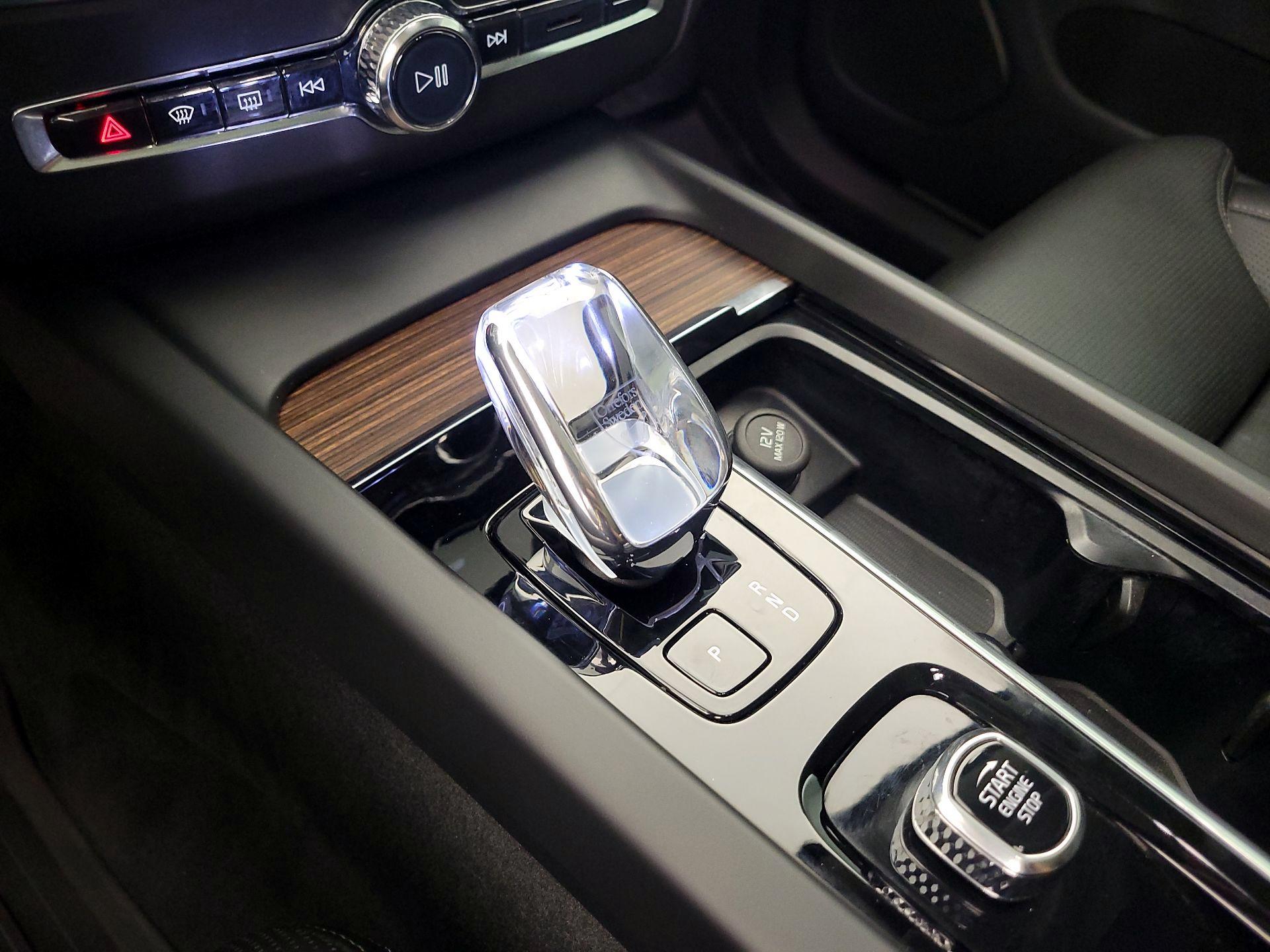 Thumbnail: 2023 Volvo XC60 - 17