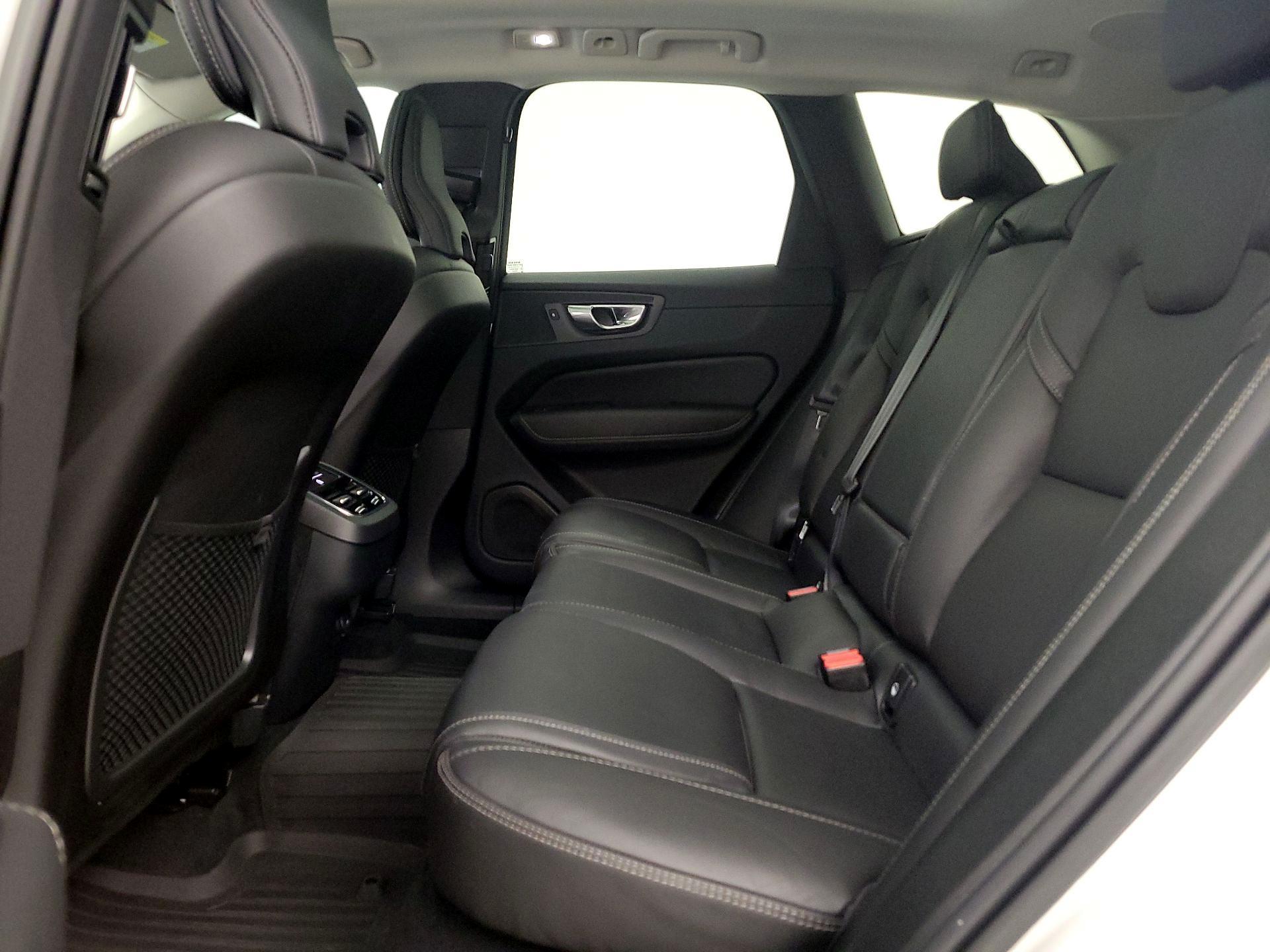 Thumbnail: 2023 Volvo XC60 - 20