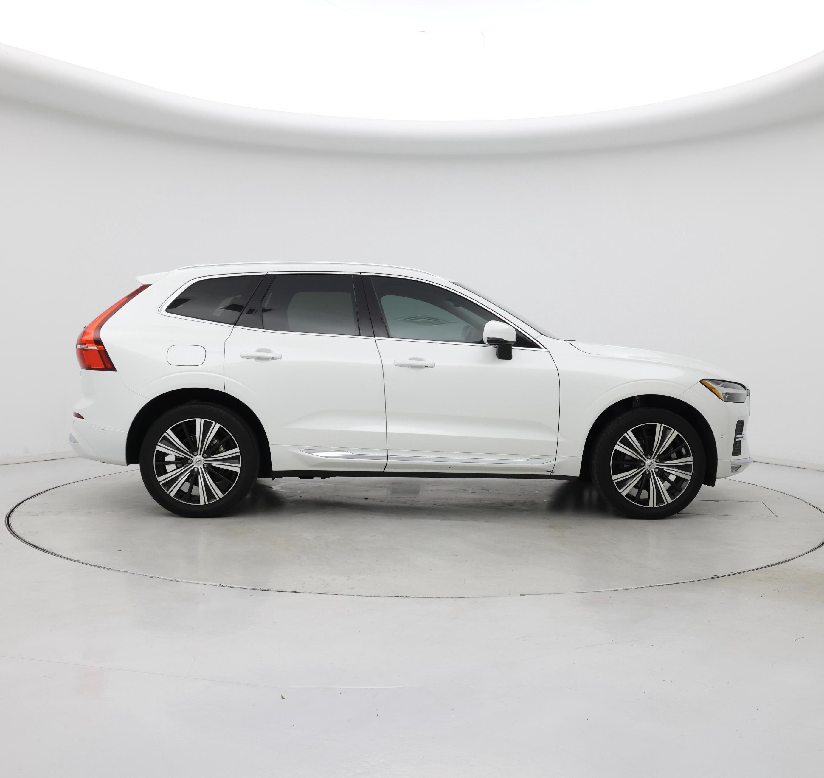 Thumbnail: 2023 Volvo XC60 - 7