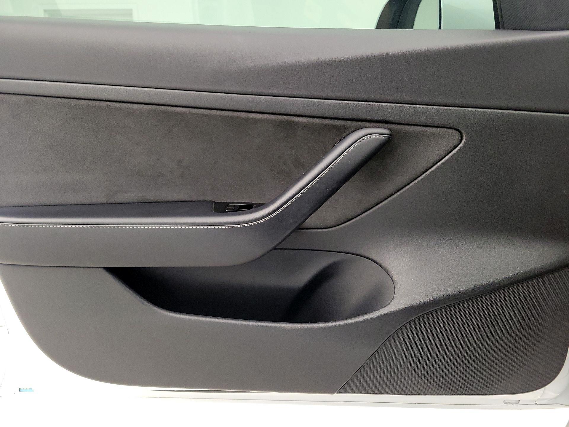 Thumbnail: 2020 Tesla Model 3 - 12