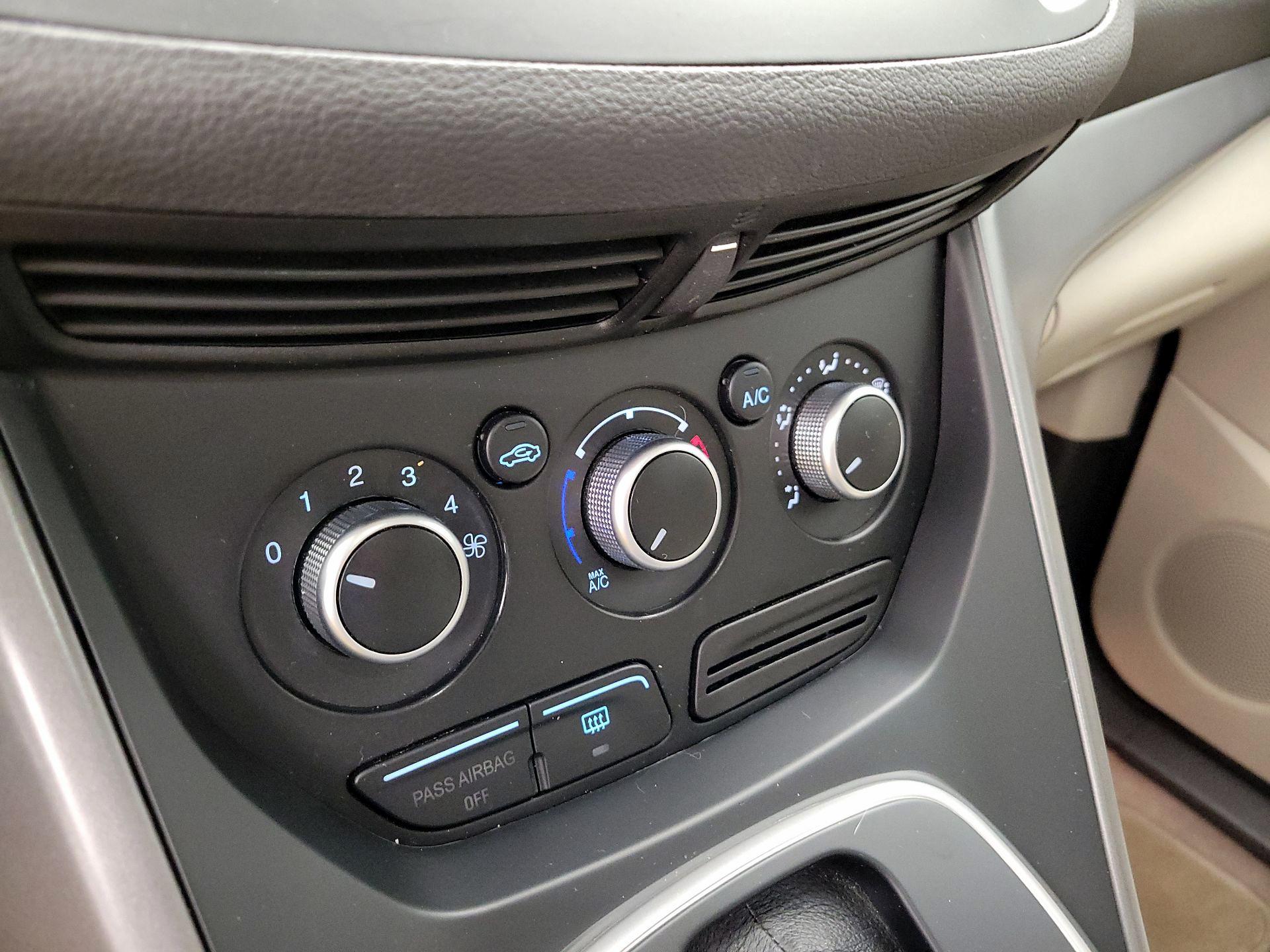 Thumbnail: 2014 Ford Escape - 16