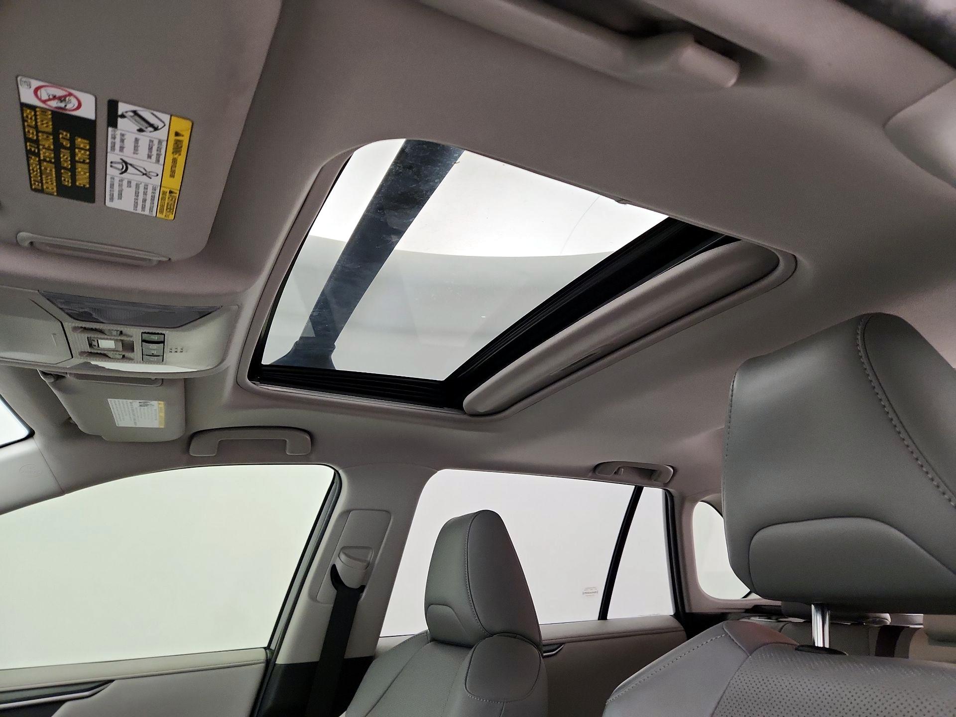 Thumbnail: 2019 Toyota RAV4 - 19